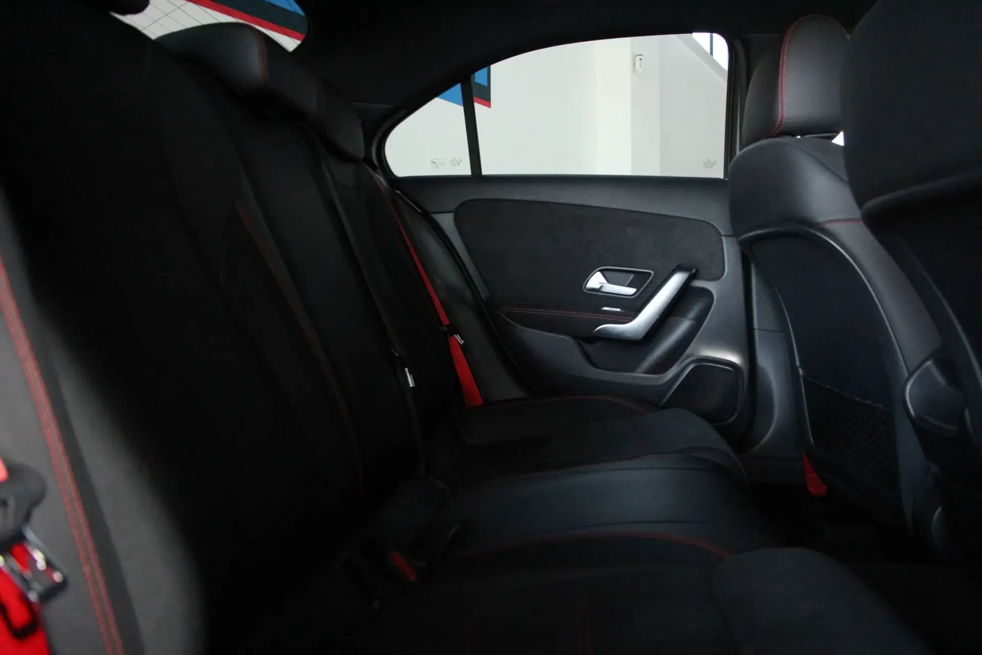 Mercedes-Benz A 35 AMG 4Matic Speedshift DCT 7G 25