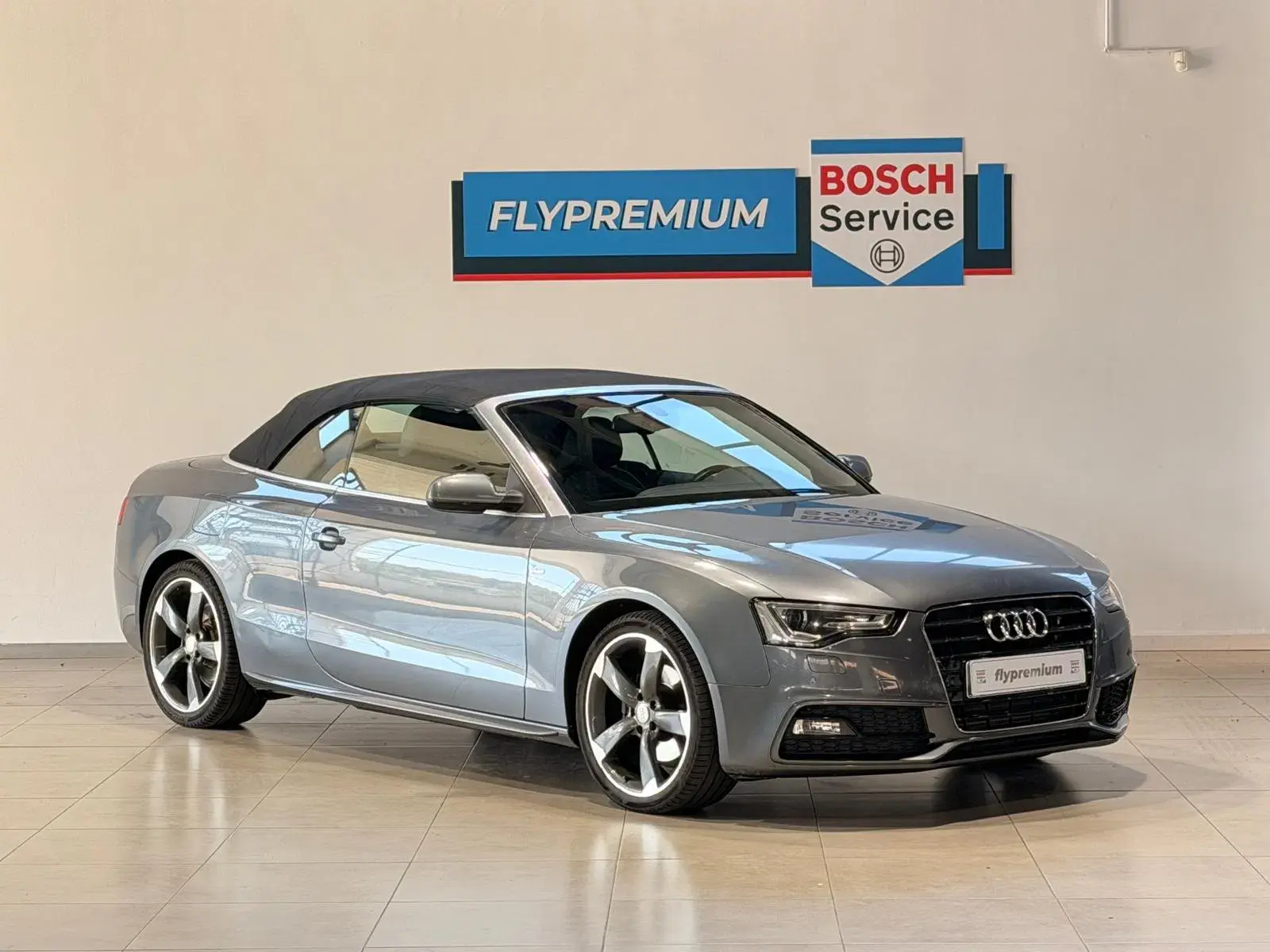 Audi A5 Cabrio 2.0 TDi S-line 1