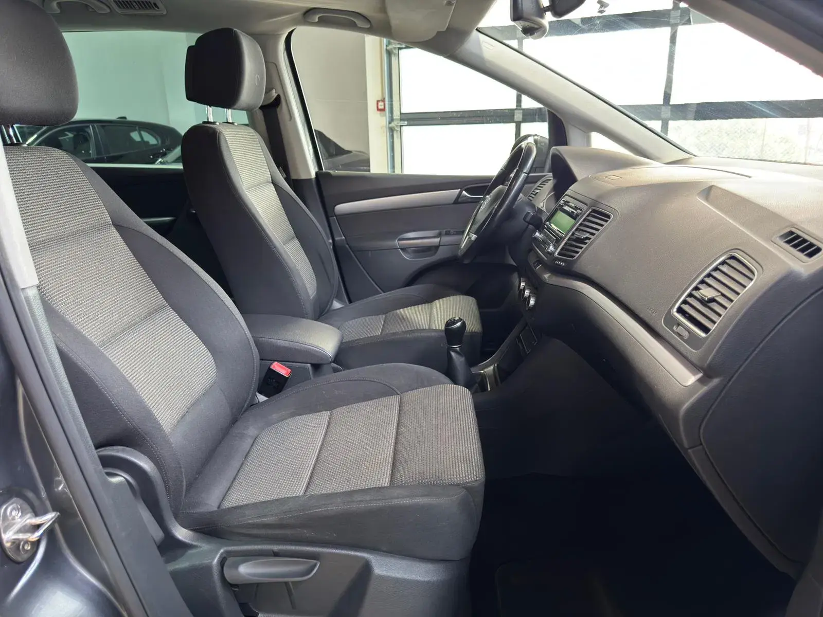 Volkswagen Sharan 2.0 TDi Confortline 2