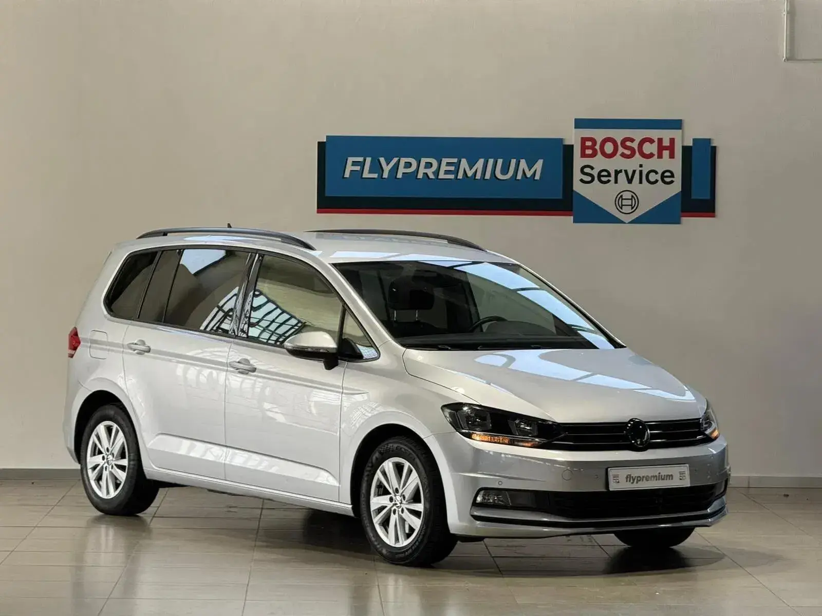 Volkswagen Touran 2.0 TDI Confortline 1