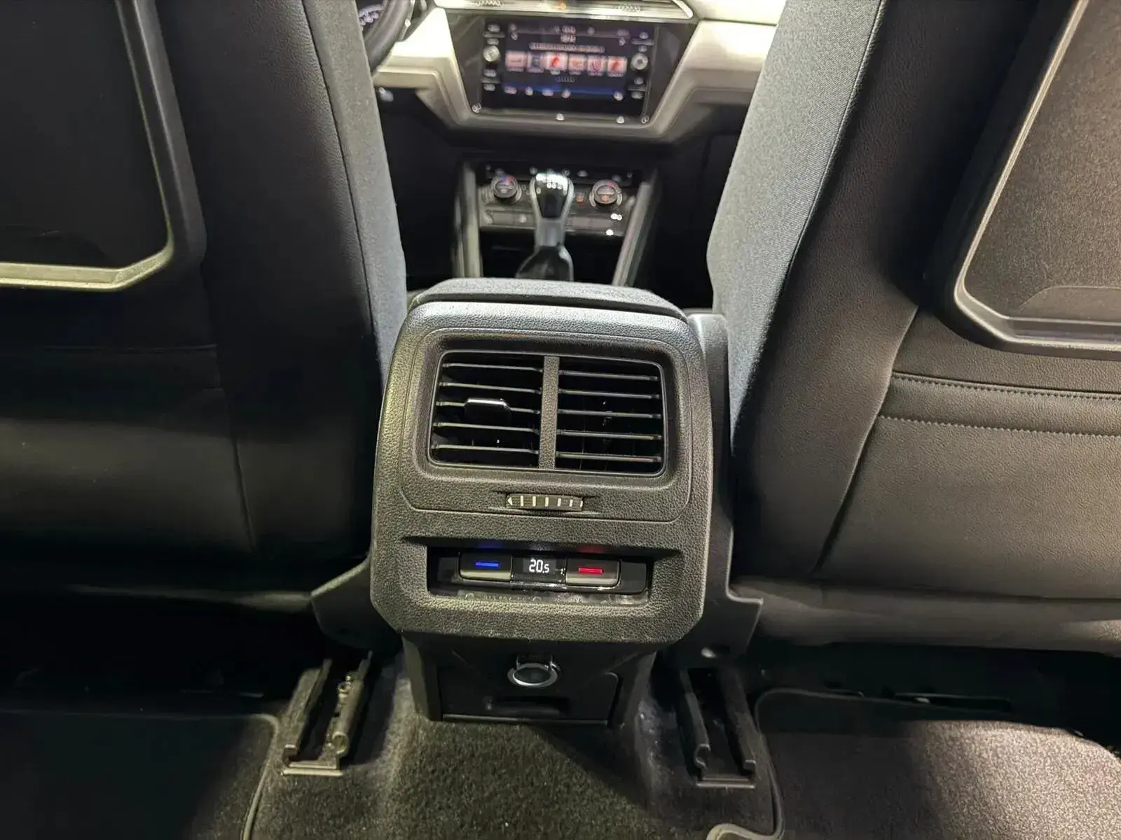 Volkswagen Touran 2.0 TDI Confortline 15