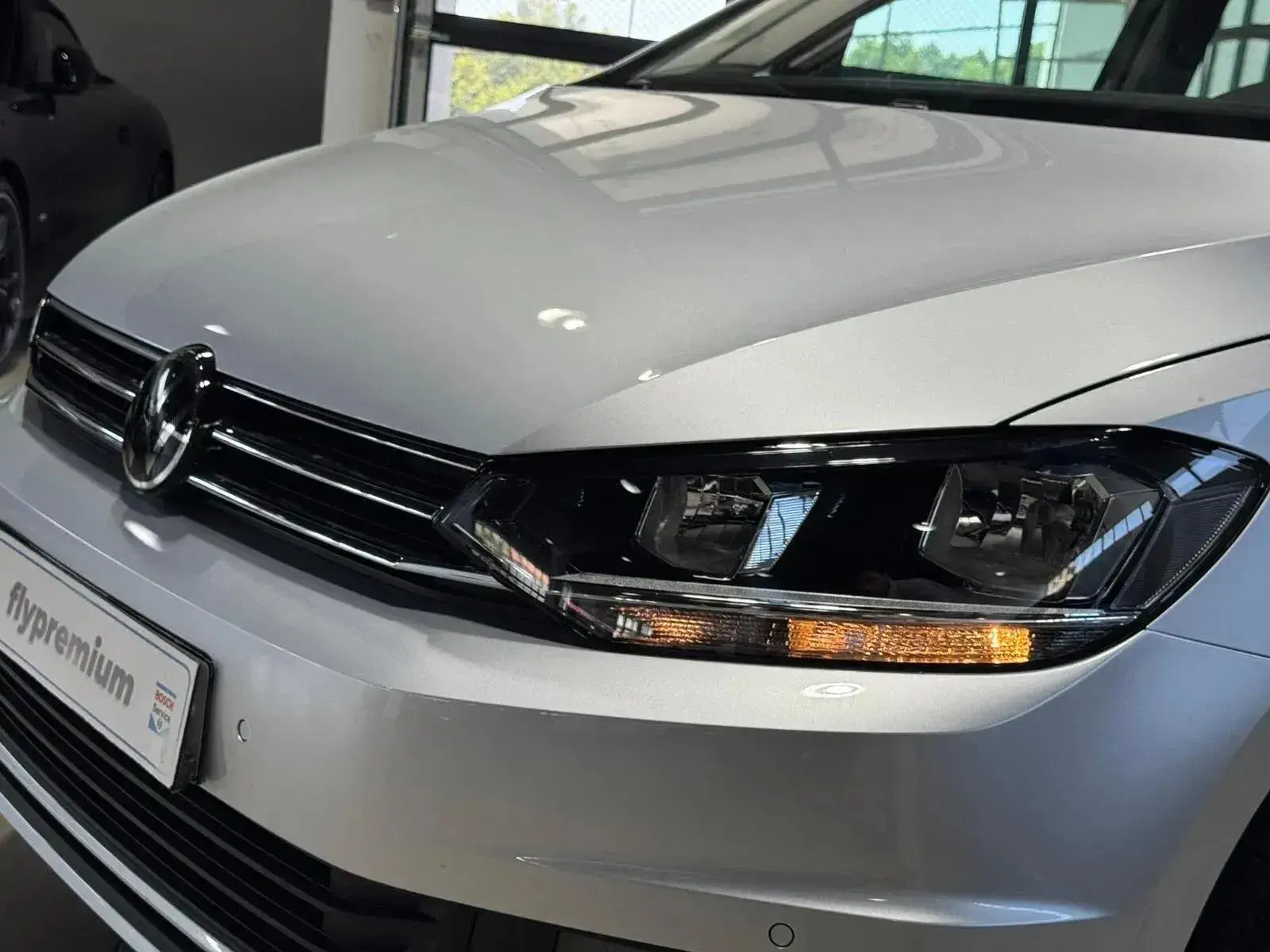 Volkswagen Touran 2.0 TDI Confortline 16