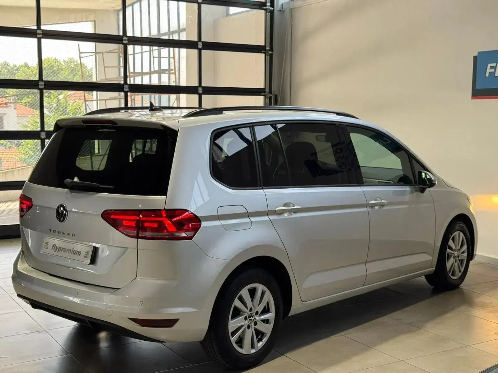 Volkswagen Touran 2.0 TDI Confortline 26