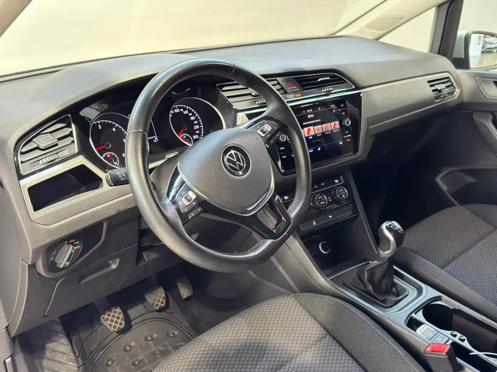 Volkswagen Touran 2.0 TDI Confortline 29