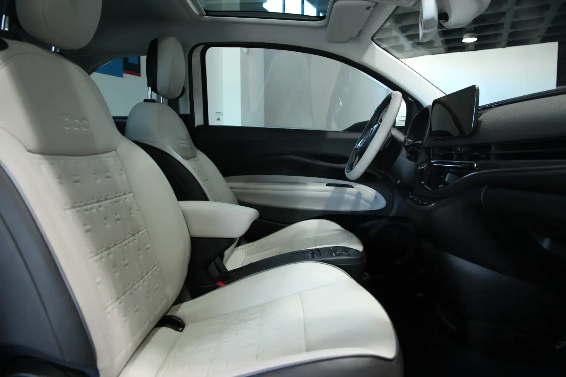 Fiat 500e La Prima 27