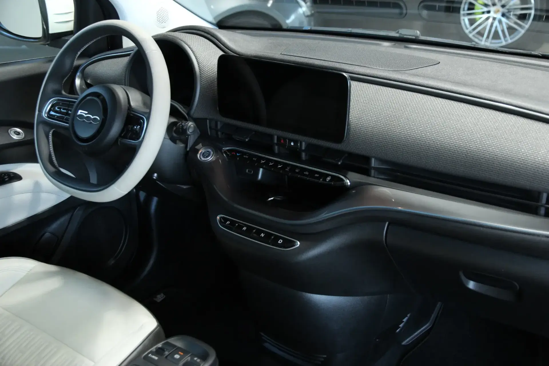 Fiat 500e La Prima 29
