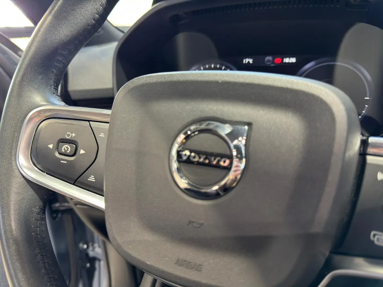 Volvo XC 40 1.5 T5 PHEV Inscription 16