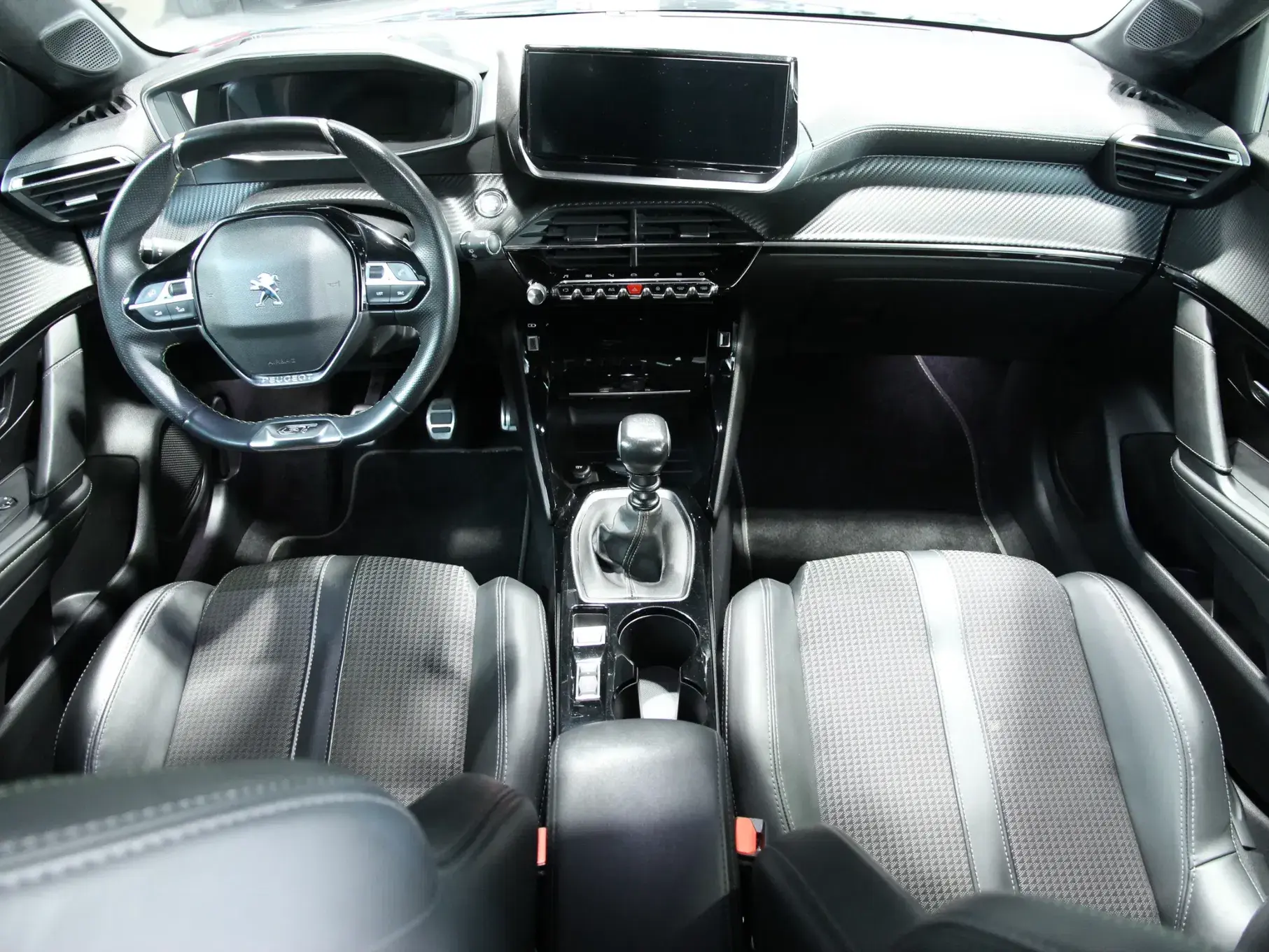 Peugeot 208 1.2 PureTech GT Line 33