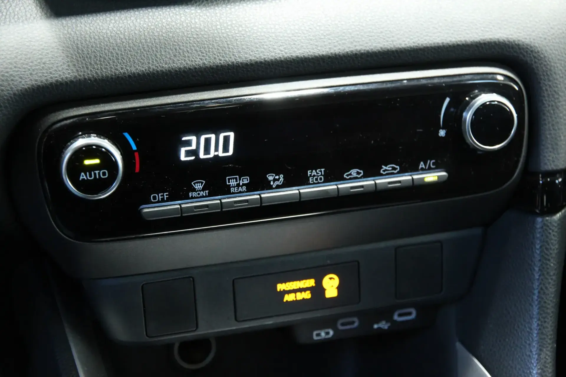 Toyota Yaris 1.5 HDF Comfort 9