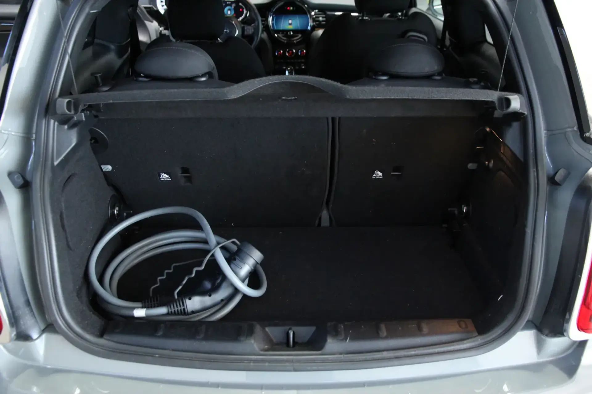 MINI 3 Portas Cooper SE Premium Essential 4