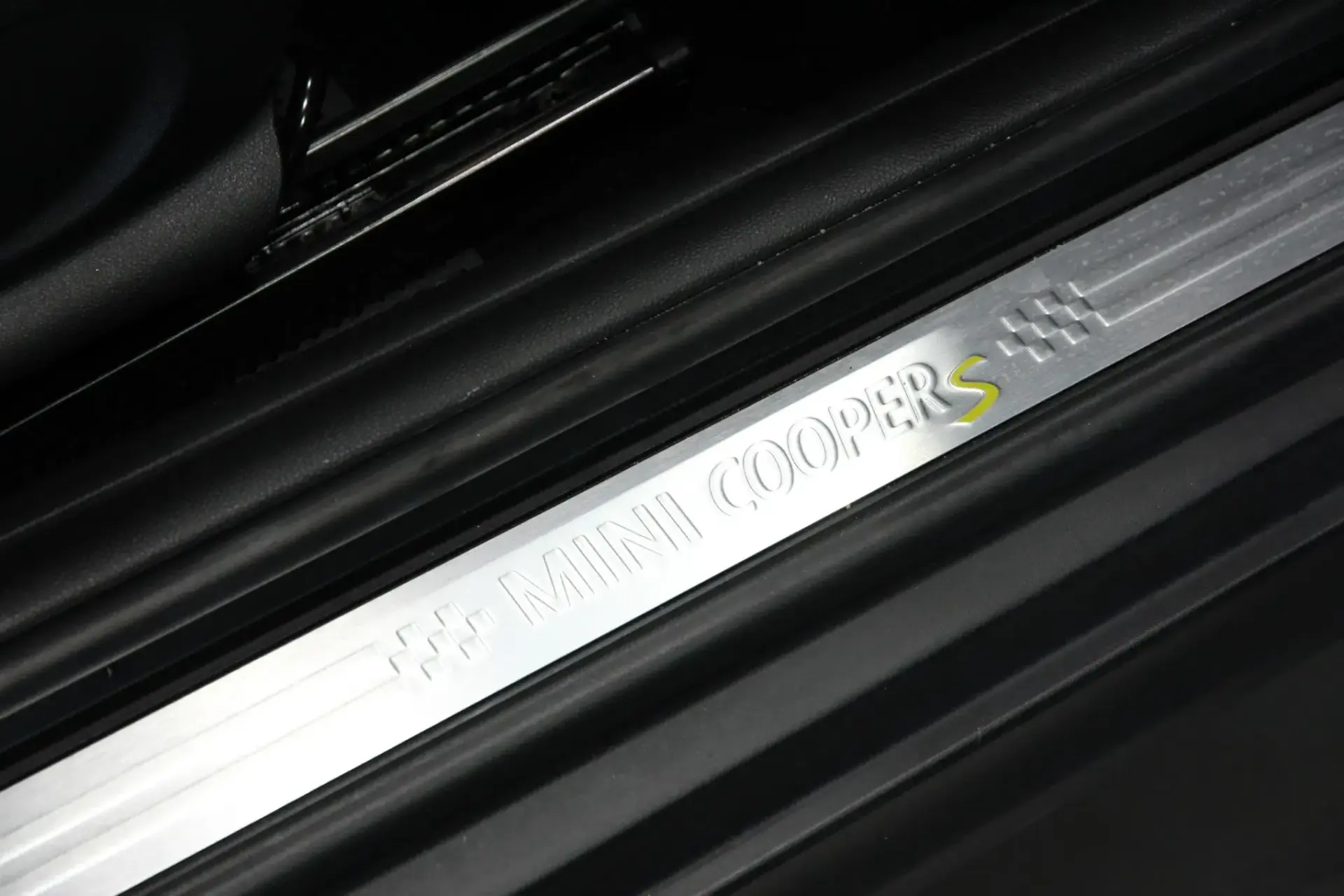 MINI 3 Portas Cooper SE Premium Essential 5