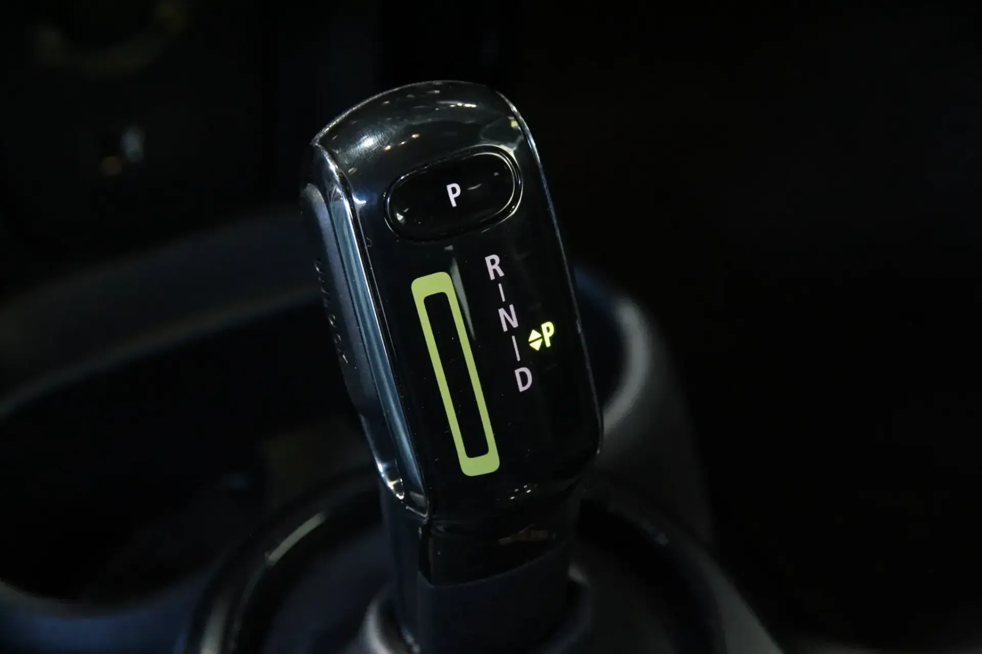 MINI 3 Portas Cooper SE Premium Essential 9