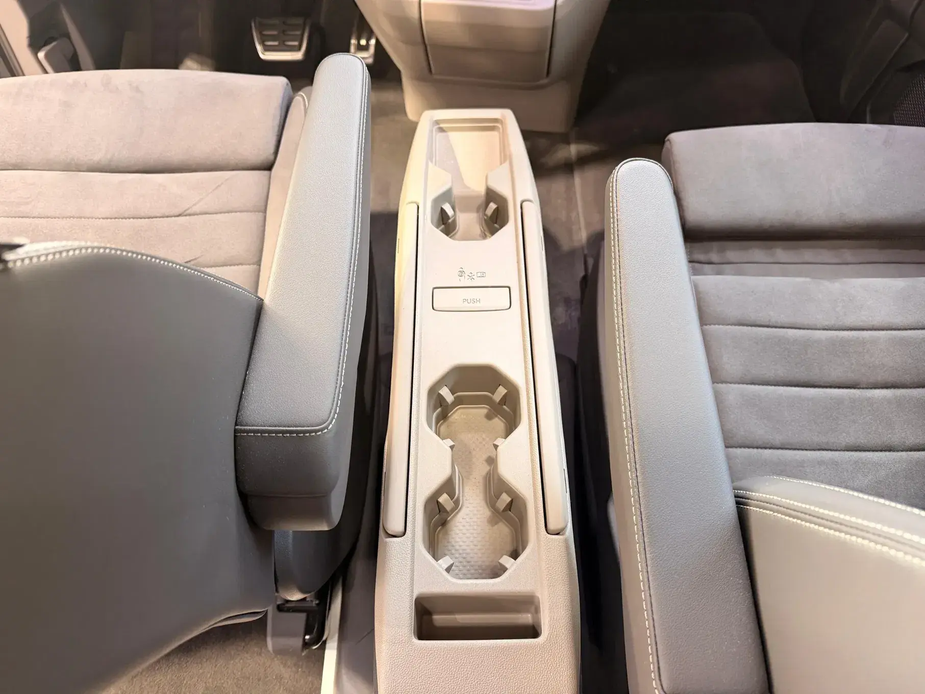 Volkswagen Multivan 2.0 TDI Style DSG 17