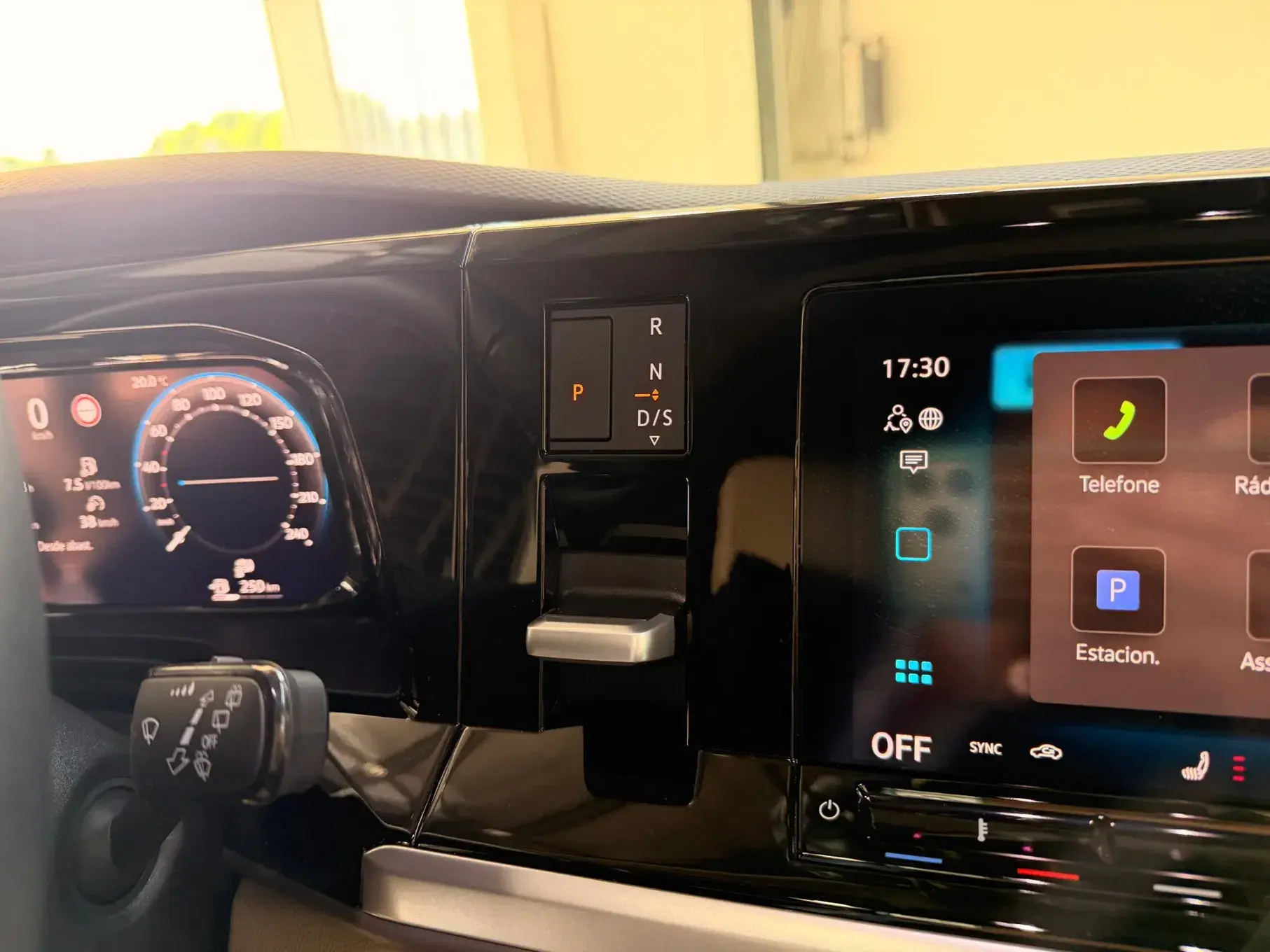 Volkswagen Multivan 2.0 TDI Style DSG 27