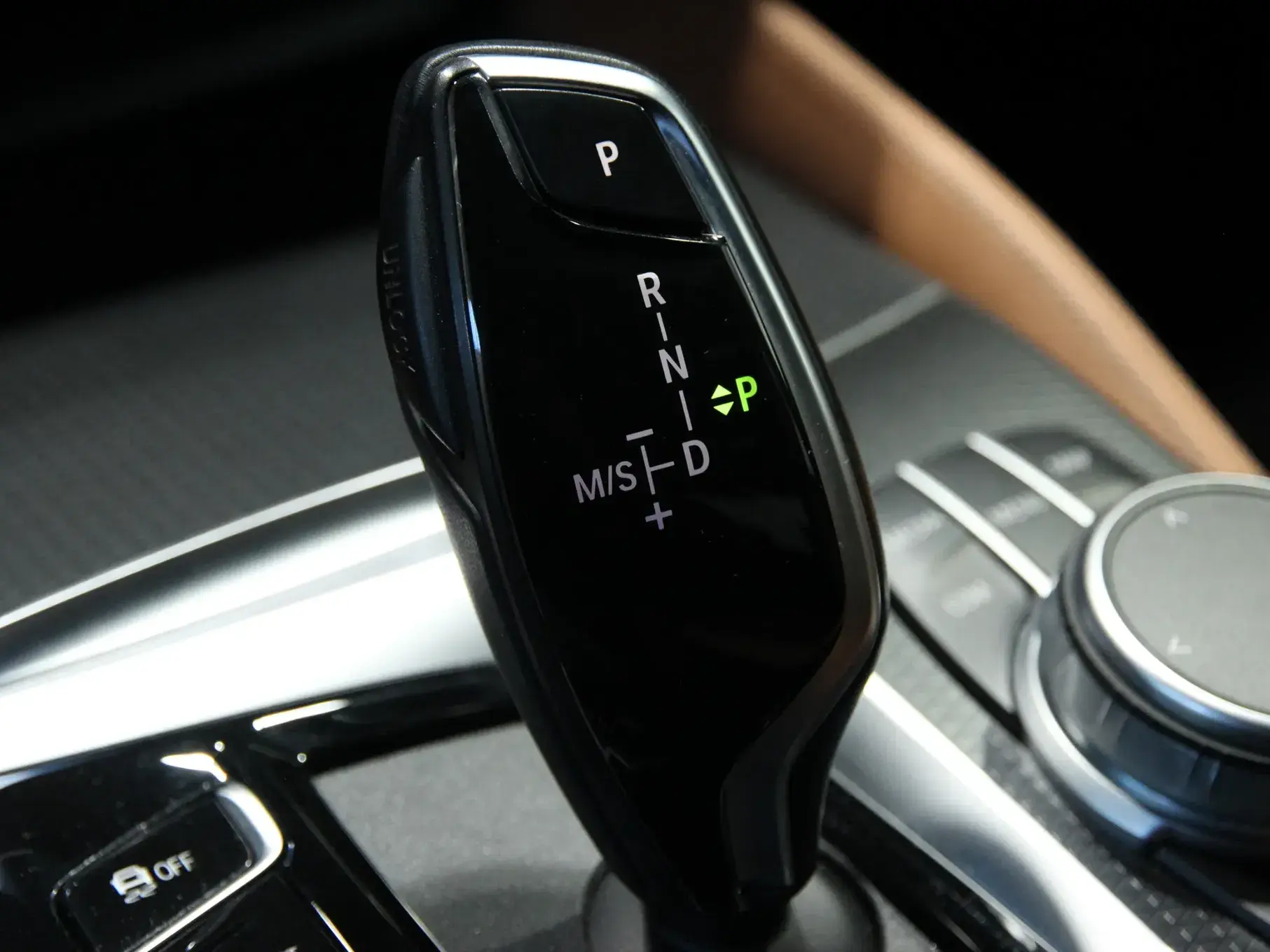 BMW 530 e Pack M 13