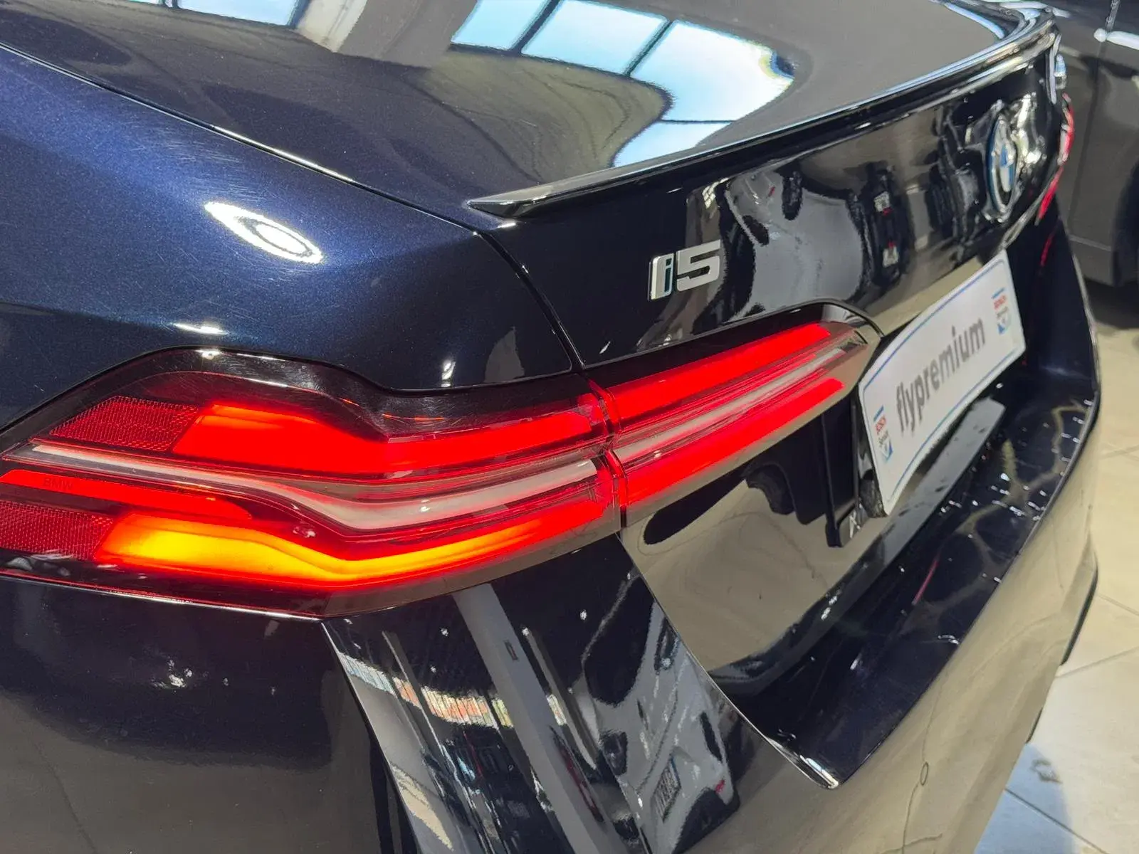 BMW i5 eDrive40 Edição Desportiva M 2