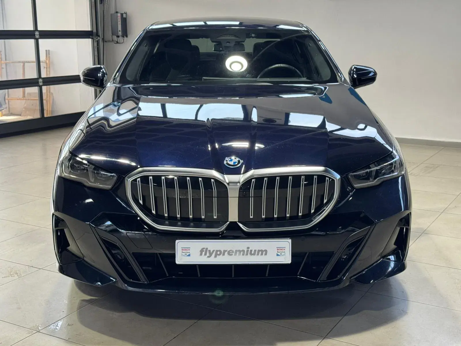 BMW i5 eDrive40 Edição Desportiva M 23