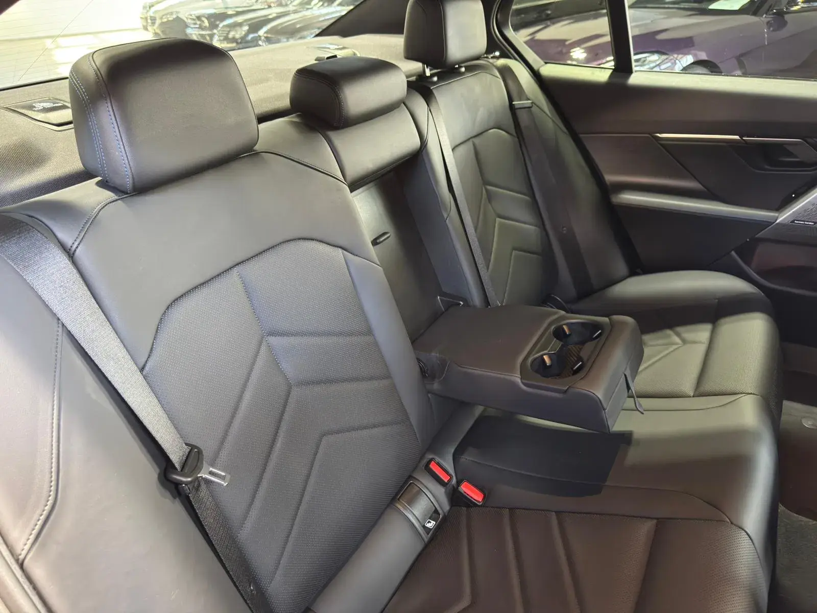 BMW i5 eDrive40 Edição Desportiva M 33