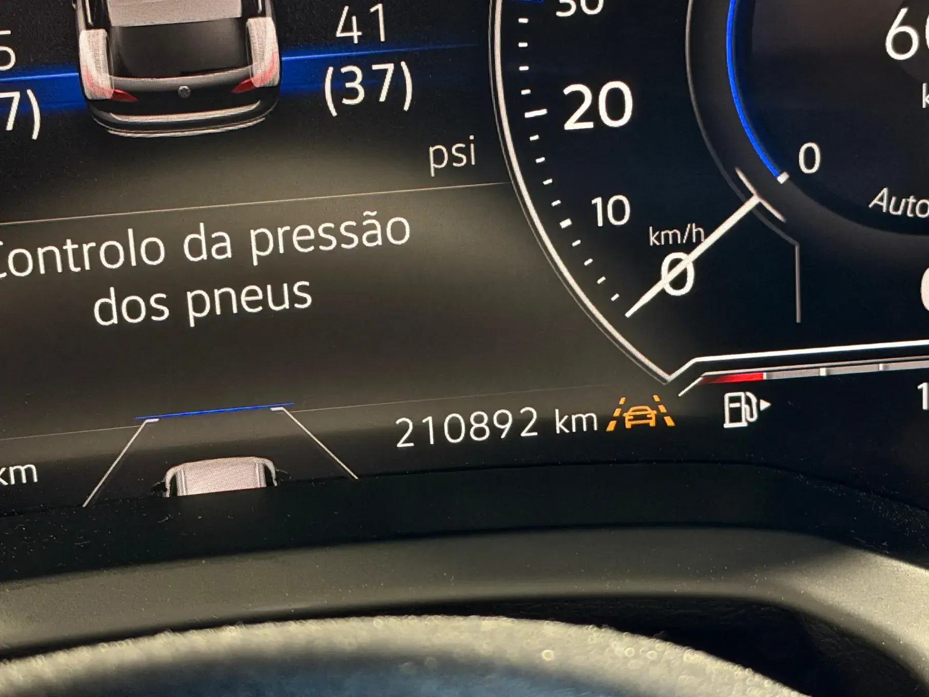 Volkswagen Touareg 3.0 TDI V6 R-Line 10