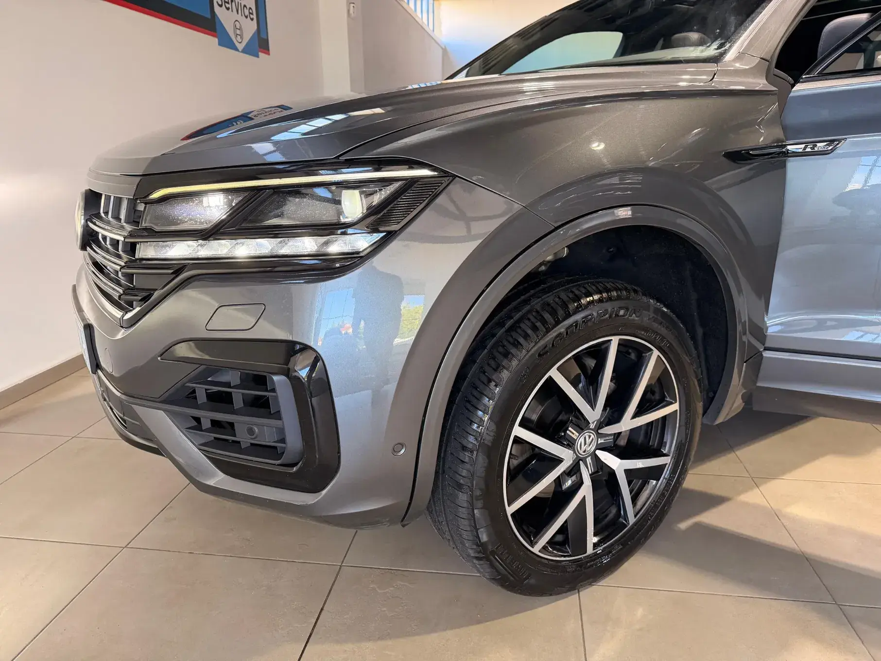 Volkswagen Touareg 3.0 TDI V6 R-Line 30