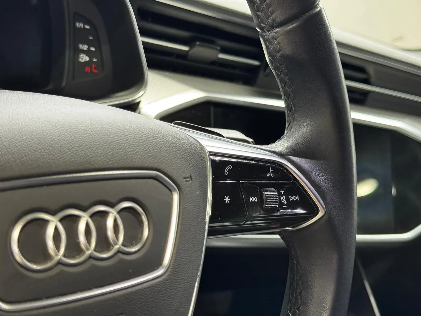 Audi A6 Avant 40 TDI Design S tronic 13