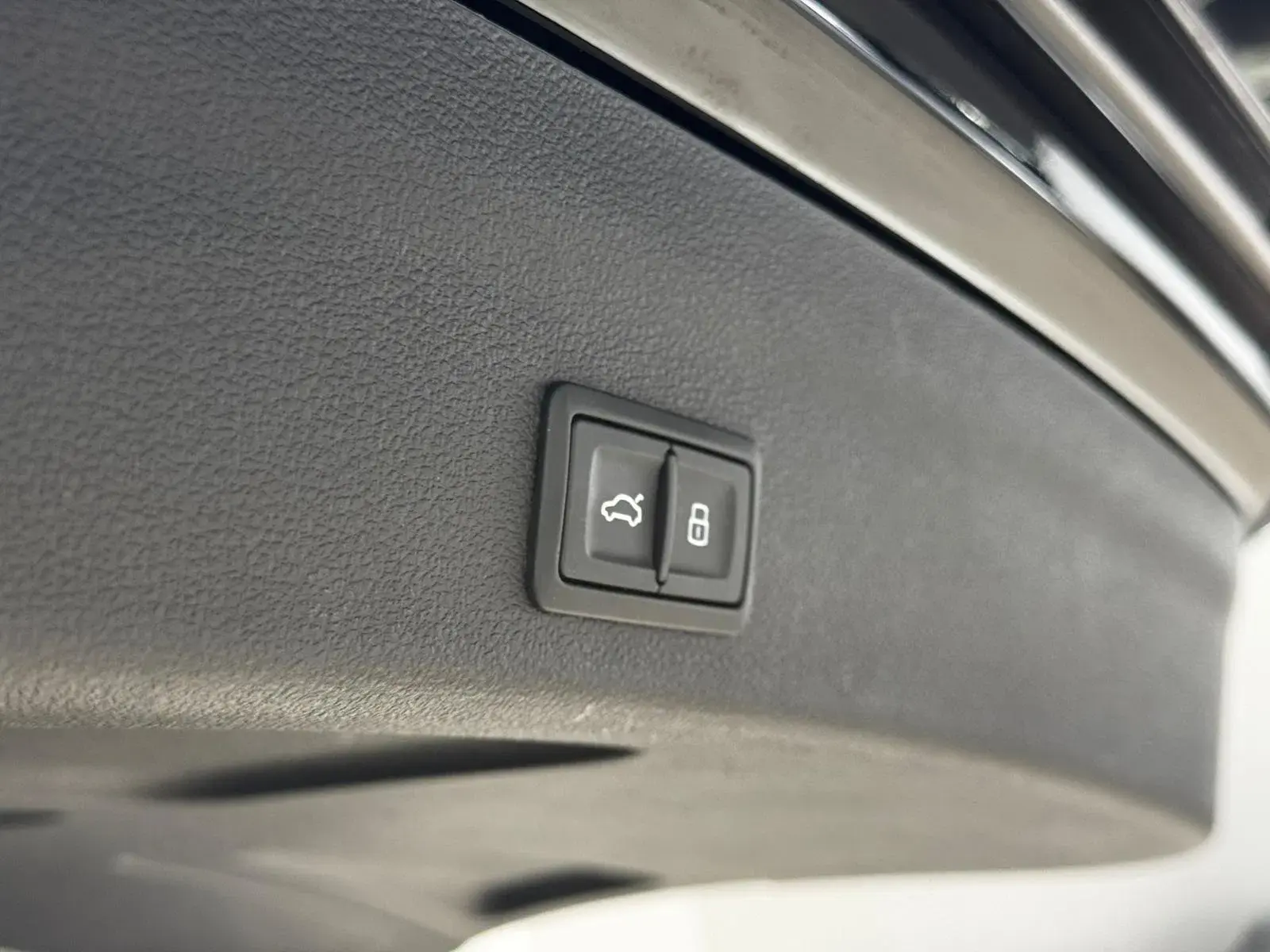 Audi A6 Avant 40 TDI Design S tronic 32