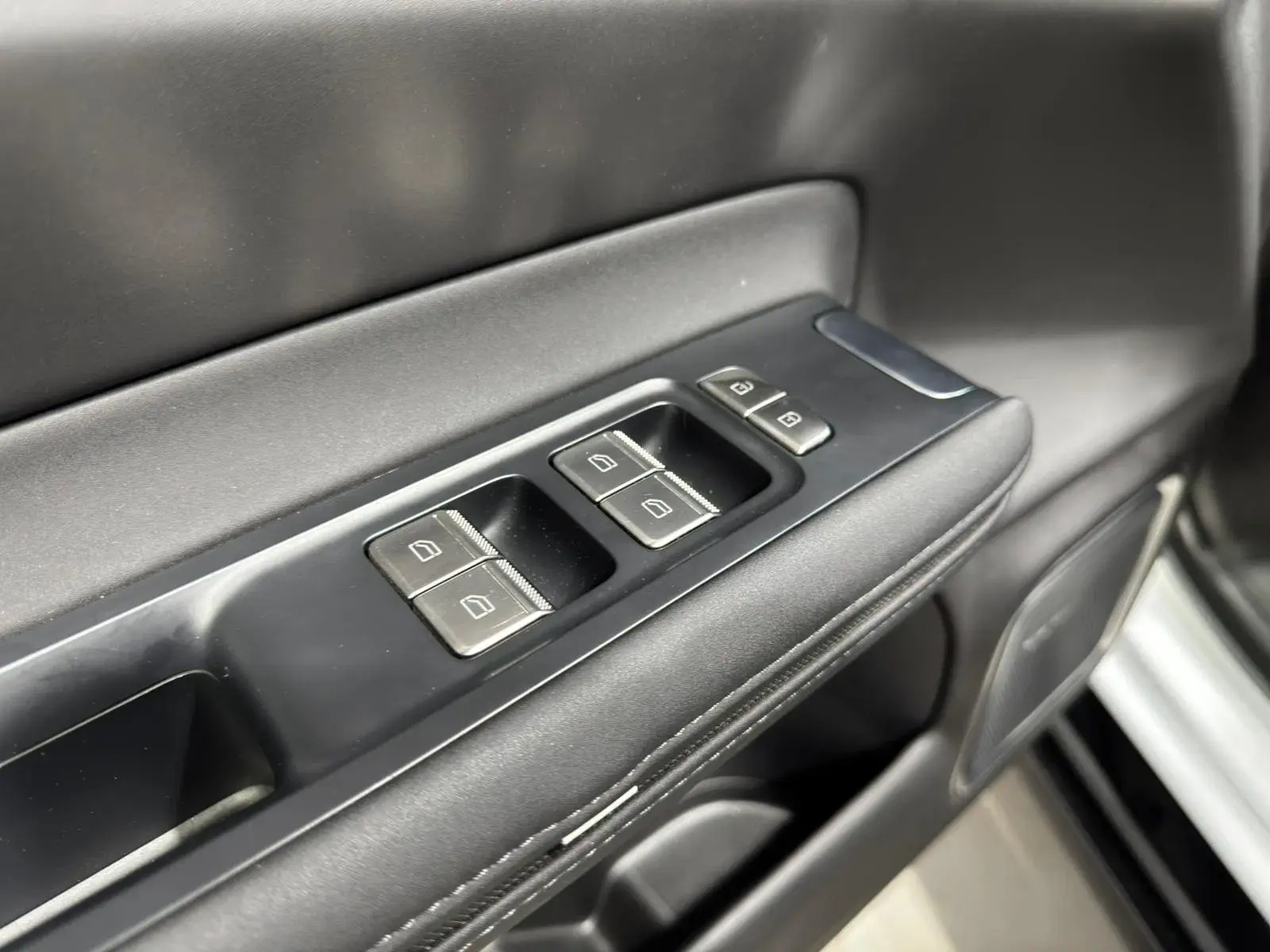 Polestar 4 Long Range 100 kWh Single Motor Plus 8