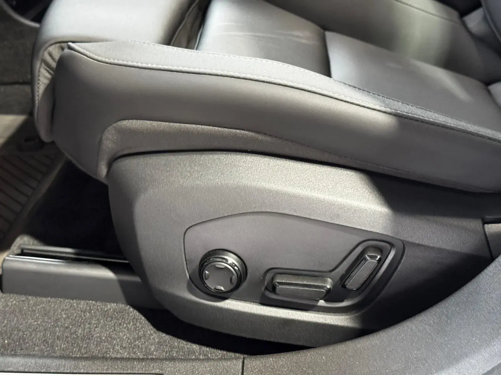 Polestar 4 Long Range 100 kWh Single Motor Plus 9