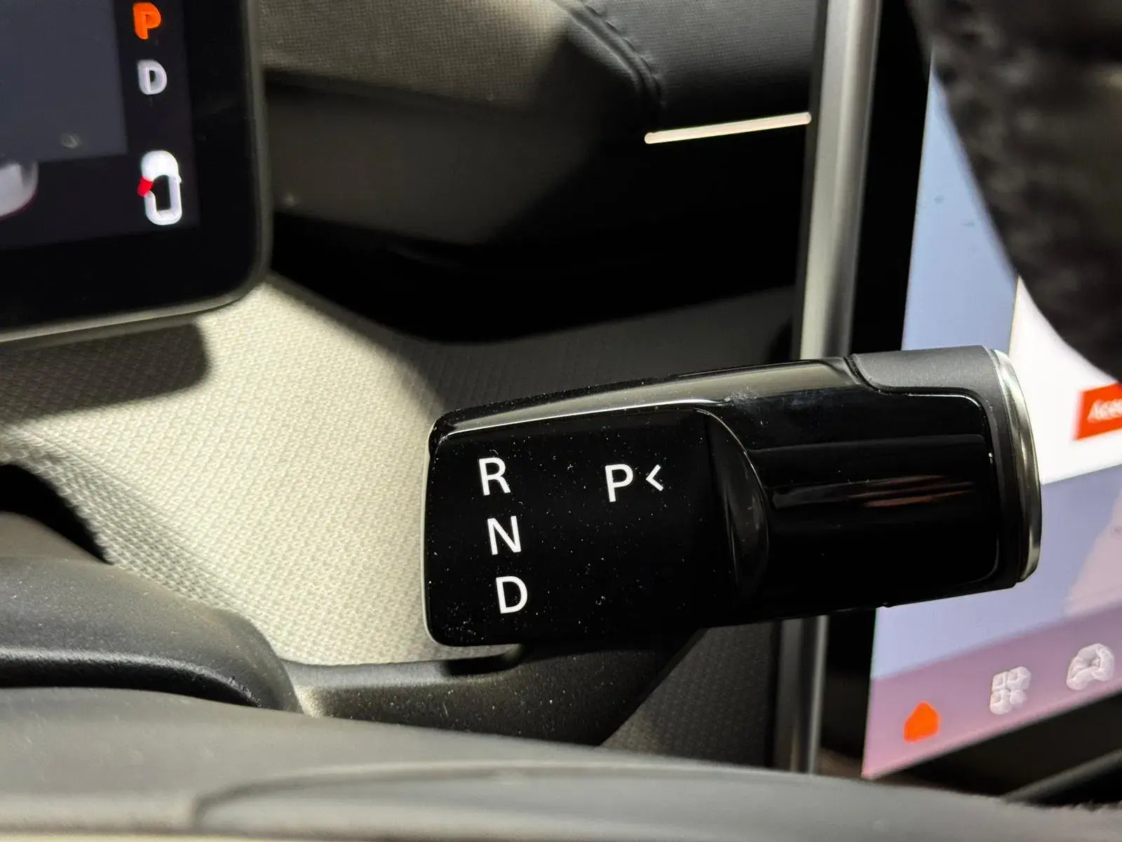 Polestar 4 Long Range 100 kWh Single Motor Plus 13