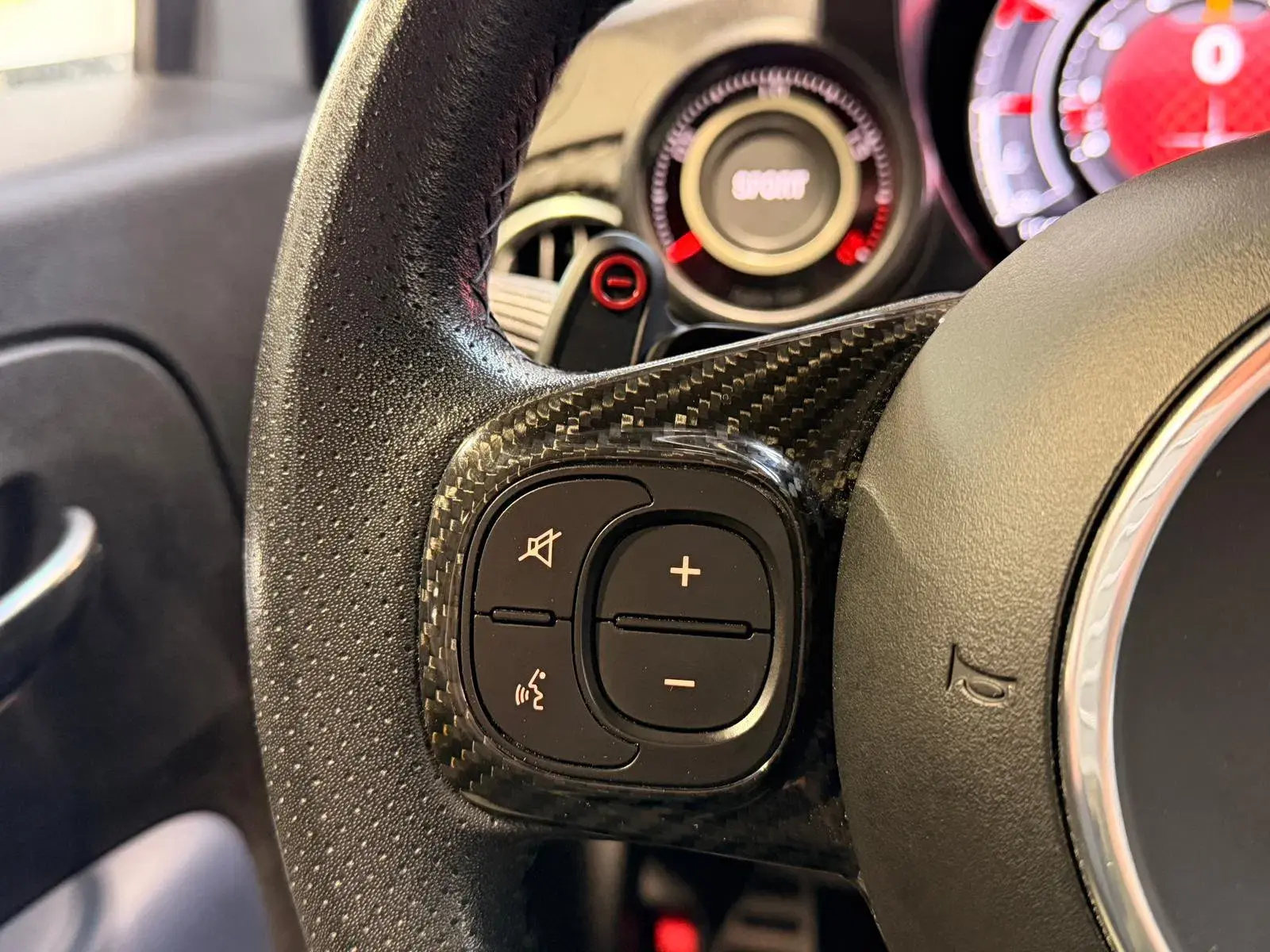 Abarth 695 1.4 T-Jet Rivale MTA 19