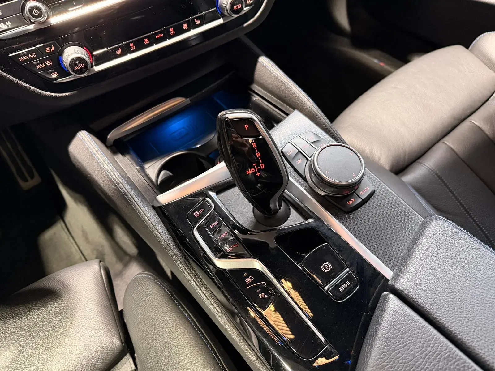 BMW 530 e Pack Desportivo M 19