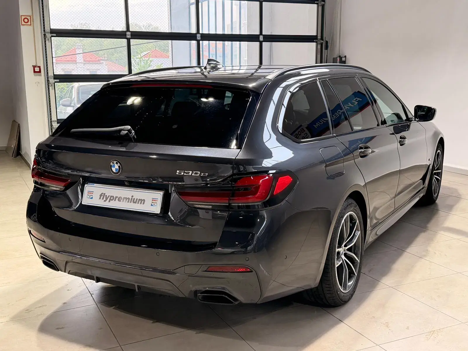 BMW 530 e Pack Desportivo M 44