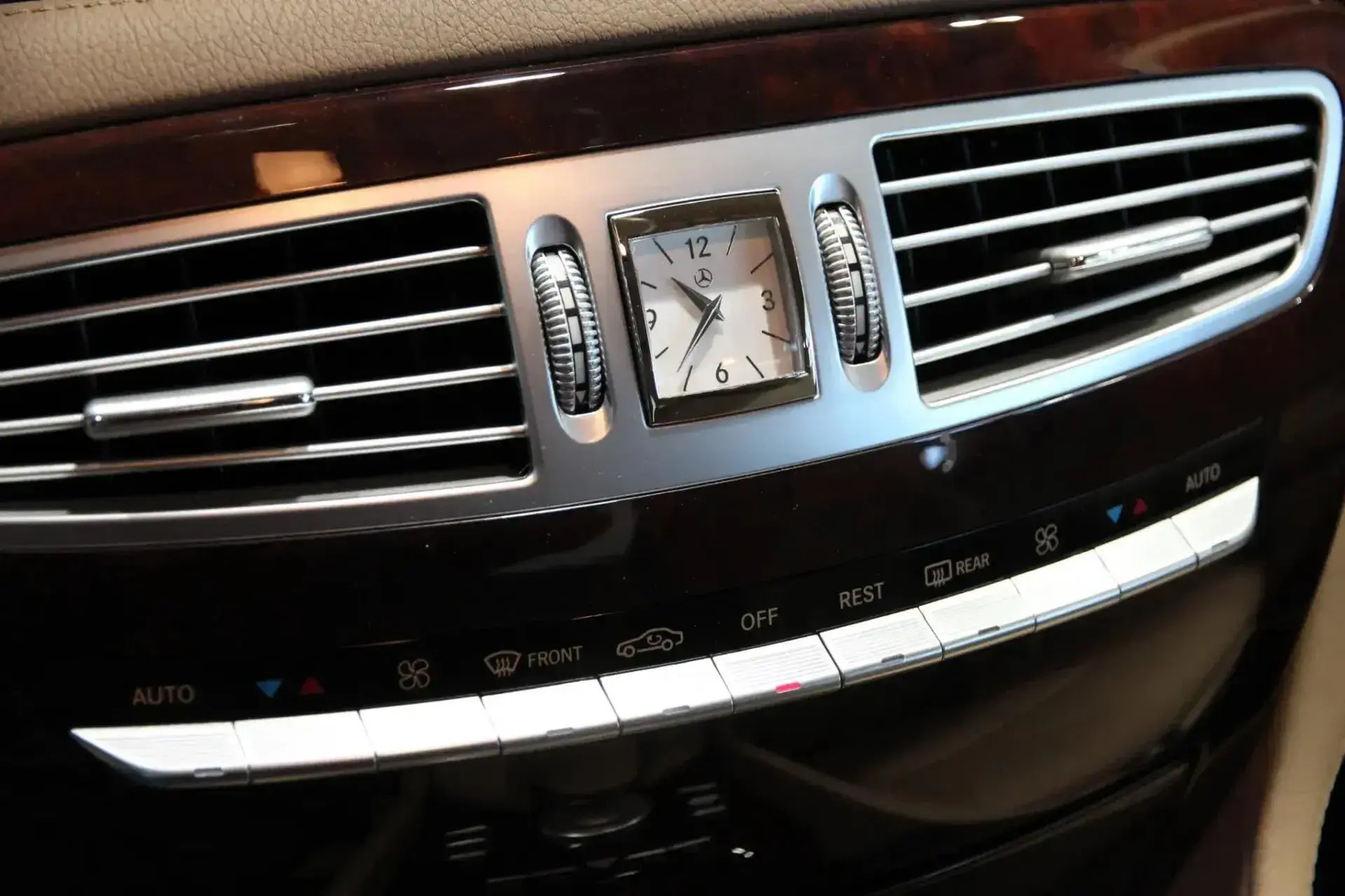 Mercedes-Benz CL 500 Standard 2