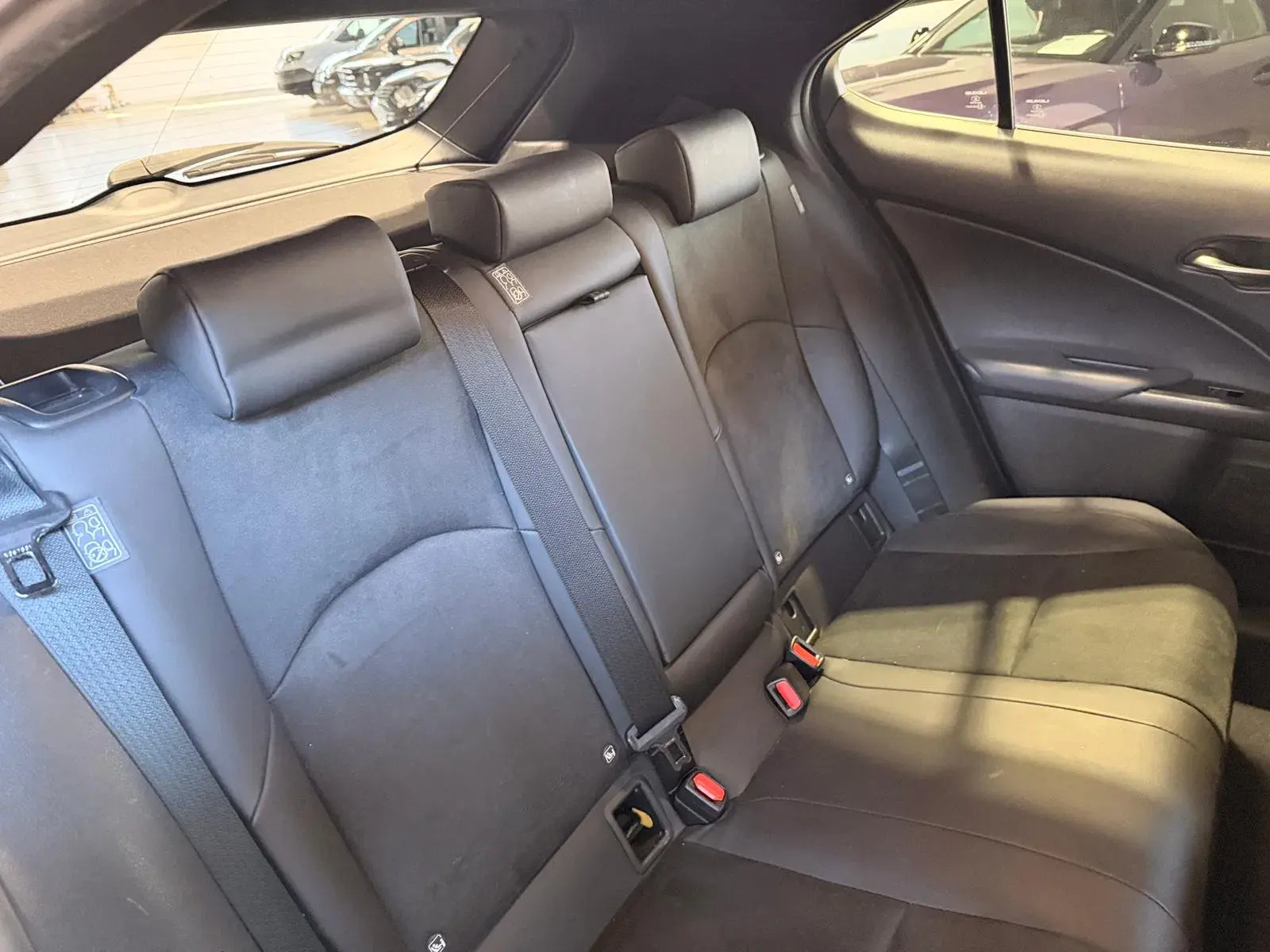 Lexus UX 250h F Sport 5