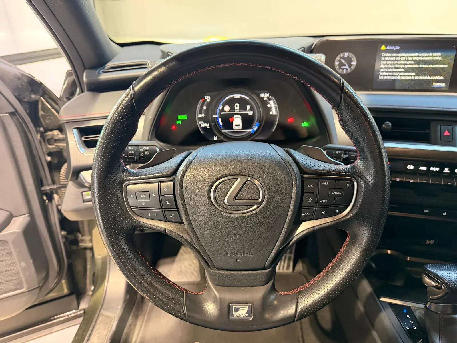 Lexus UX 250h F Sport 10