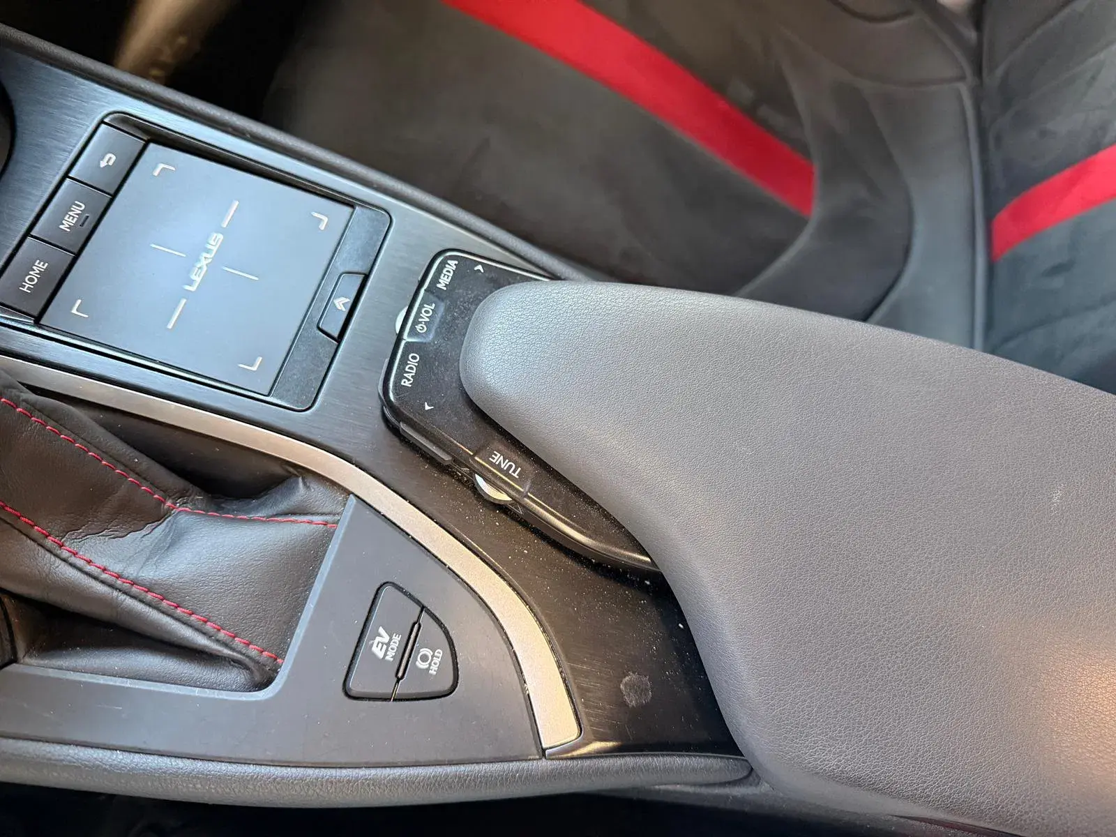 Lexus UX 250h F Sport 15