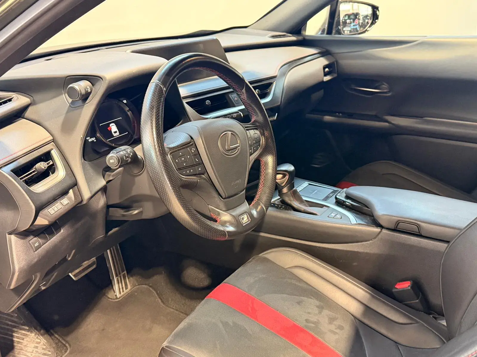 Lexus UX 250h F Sport 40