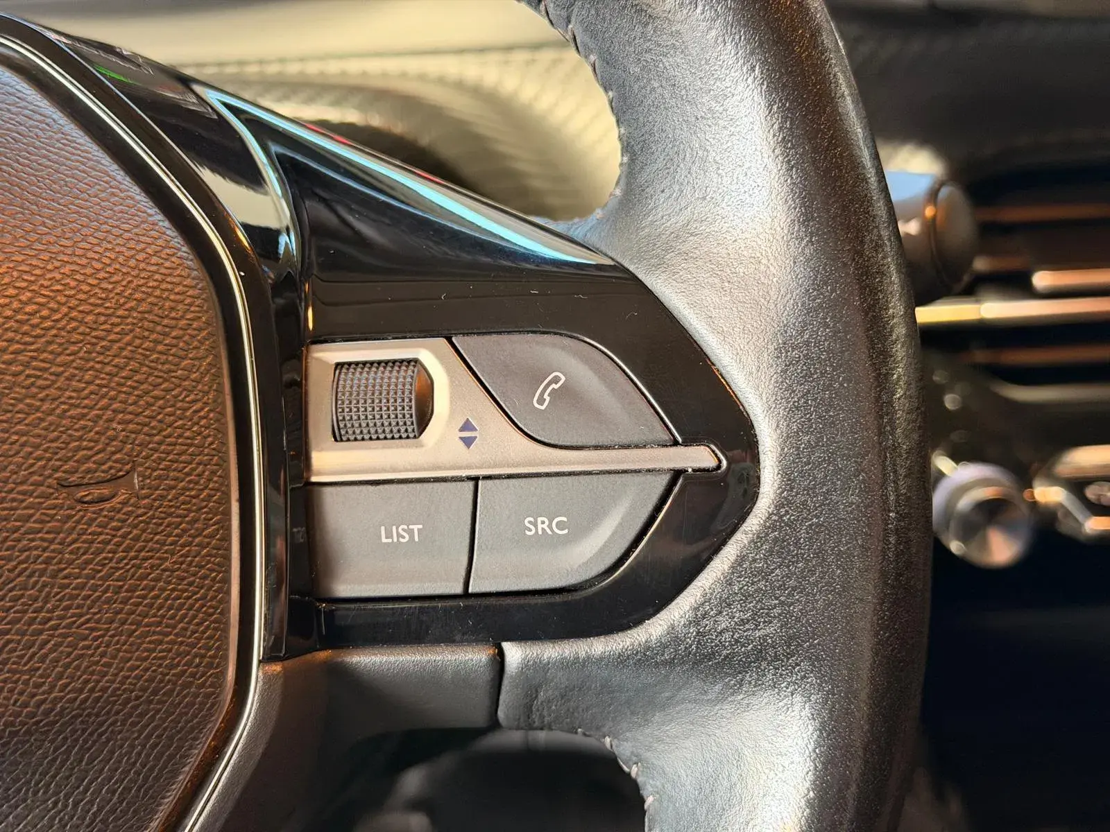 Peugeot 208 1.2 PureTech Active 25