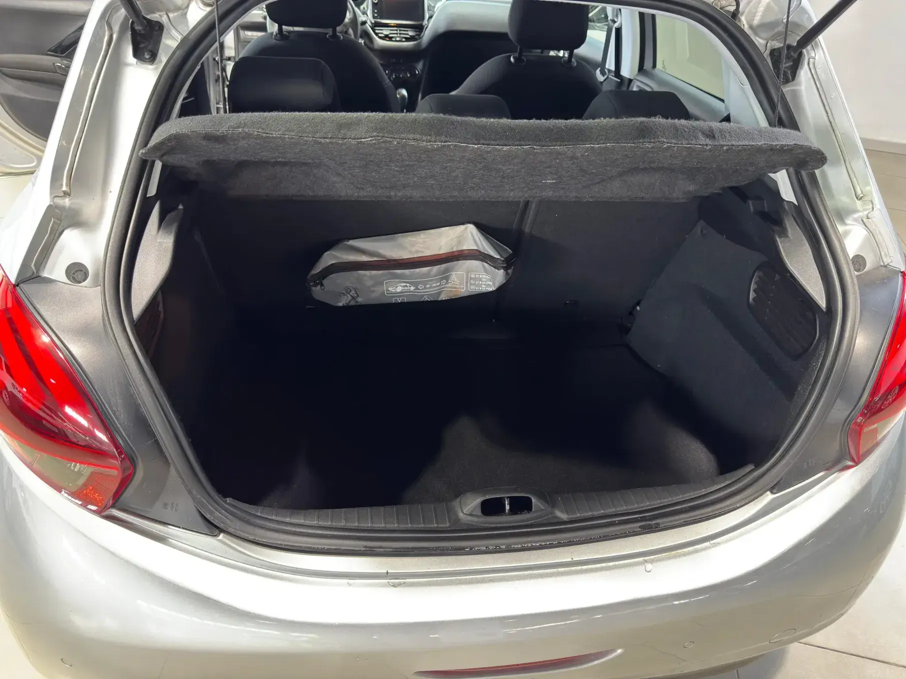 Peugeot 208 1.2 PureTech Style 24