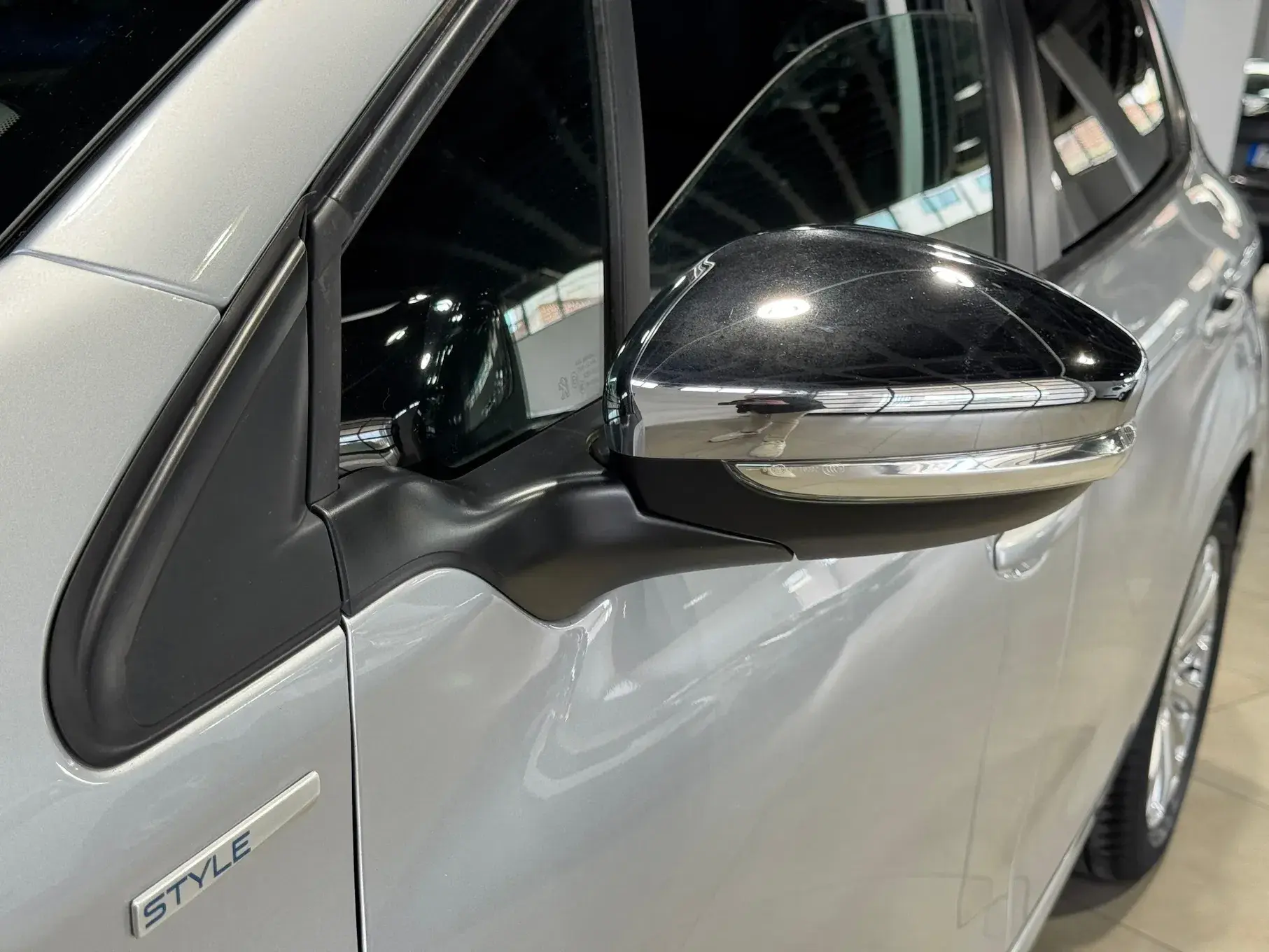 Peugeot 208 1.2 PureTech Style 28