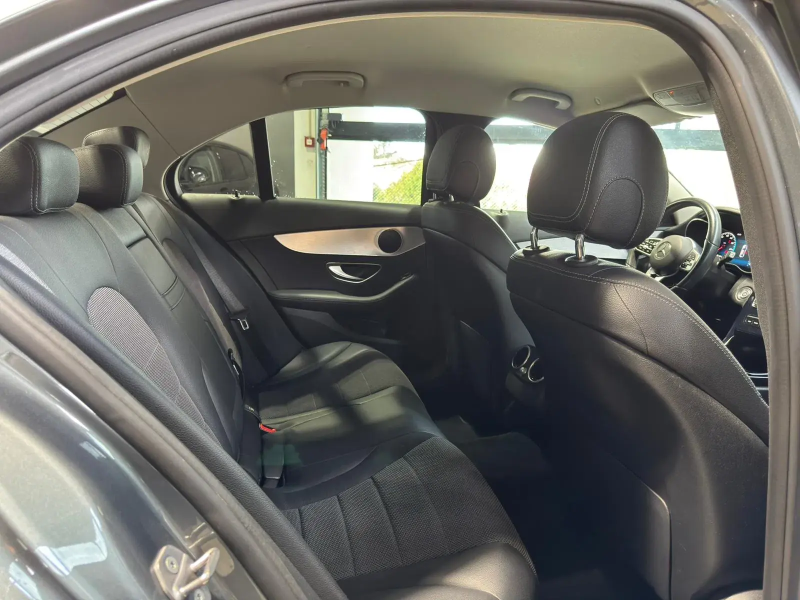 Mercedes-Benz C 220 d Avantgarde 31