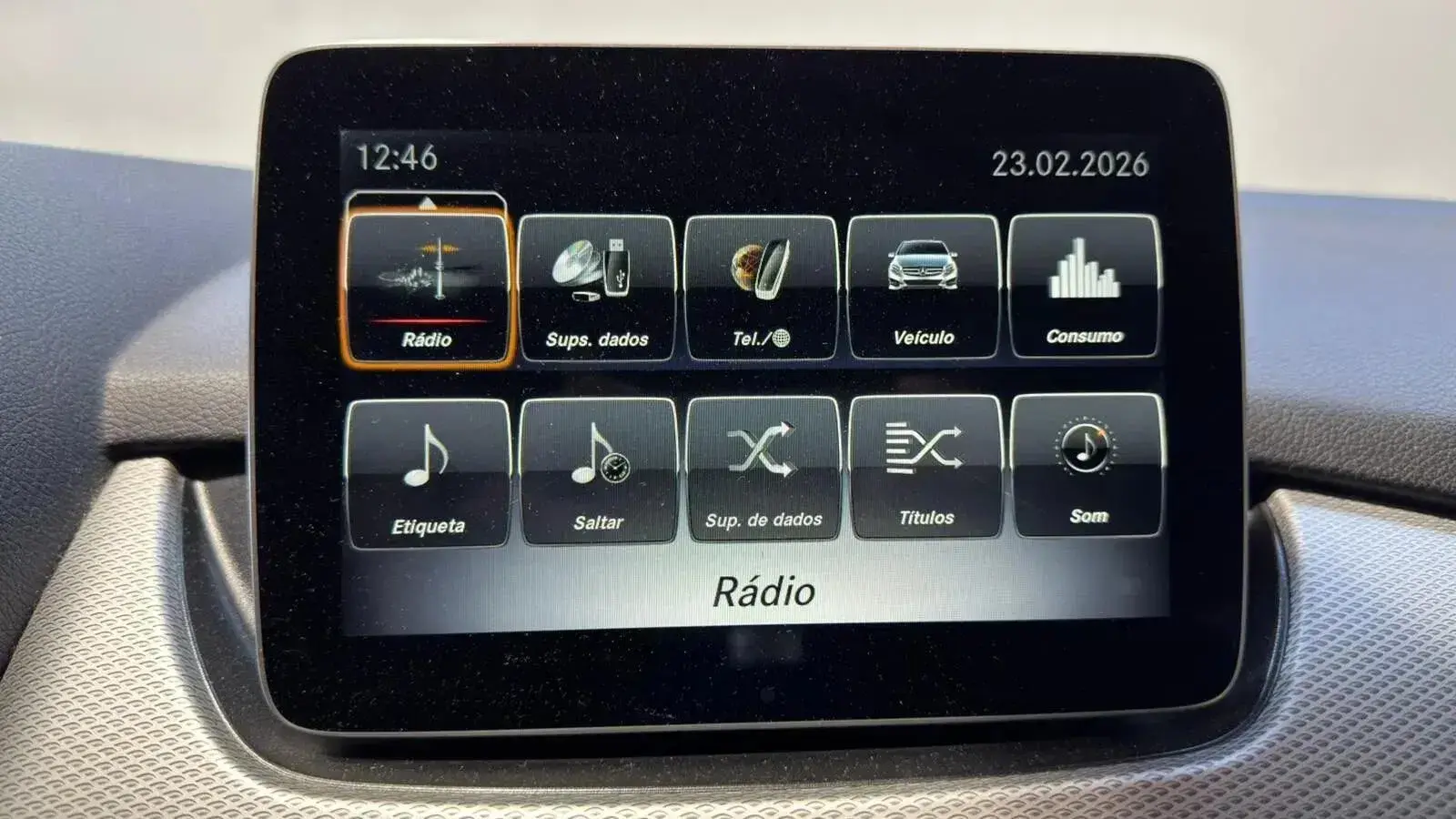 Mercedes-Benz B 180 d Urban 14