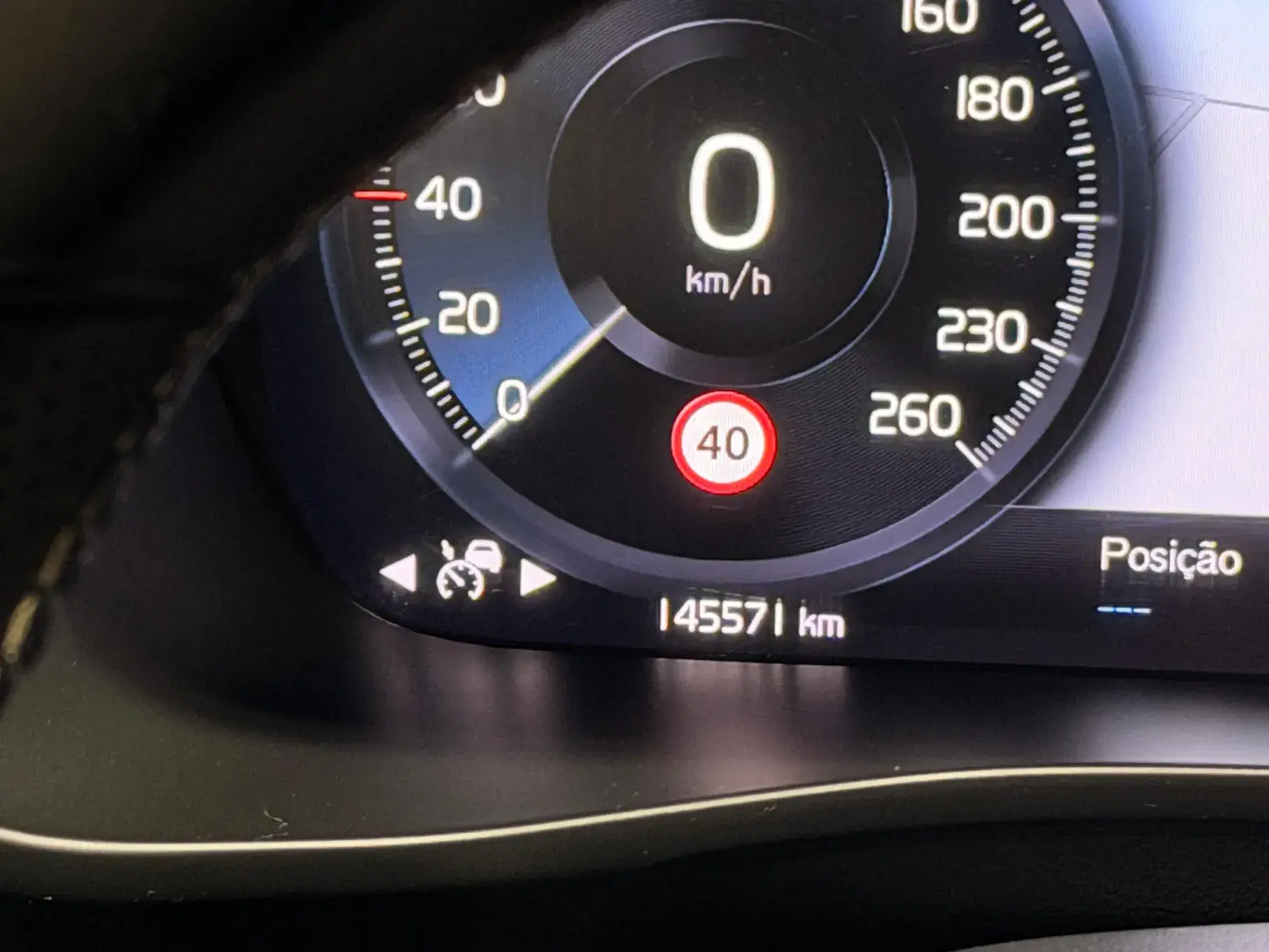 Volvo XC 40 2.0 D4 R-Design AWD 8