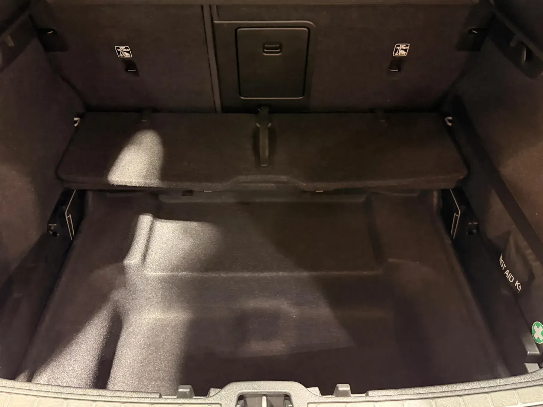Volvo XC 40 2.0 D4 R-Design AWD 37