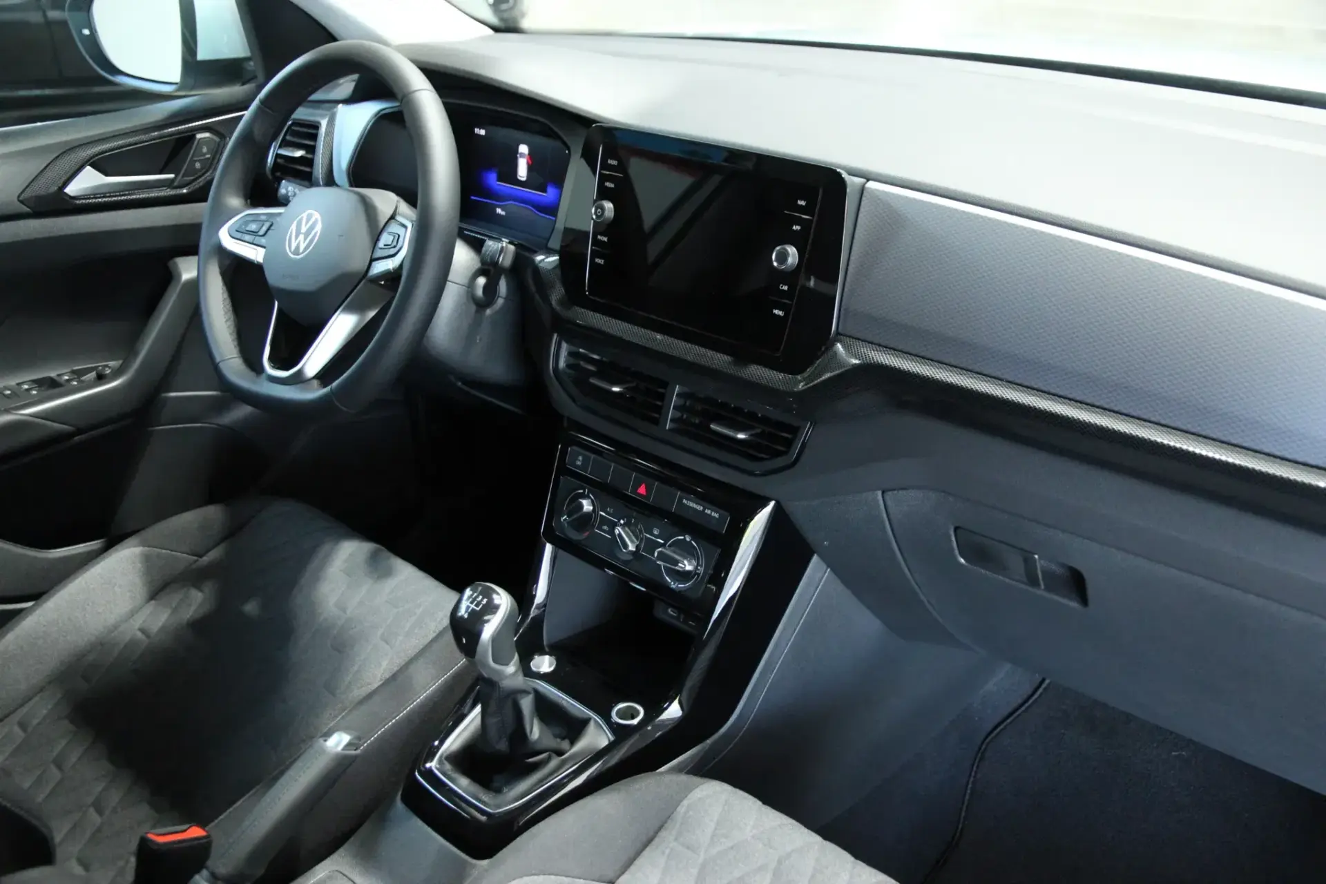 Volkswagen T-Cross 1.0 TSI Urban 22