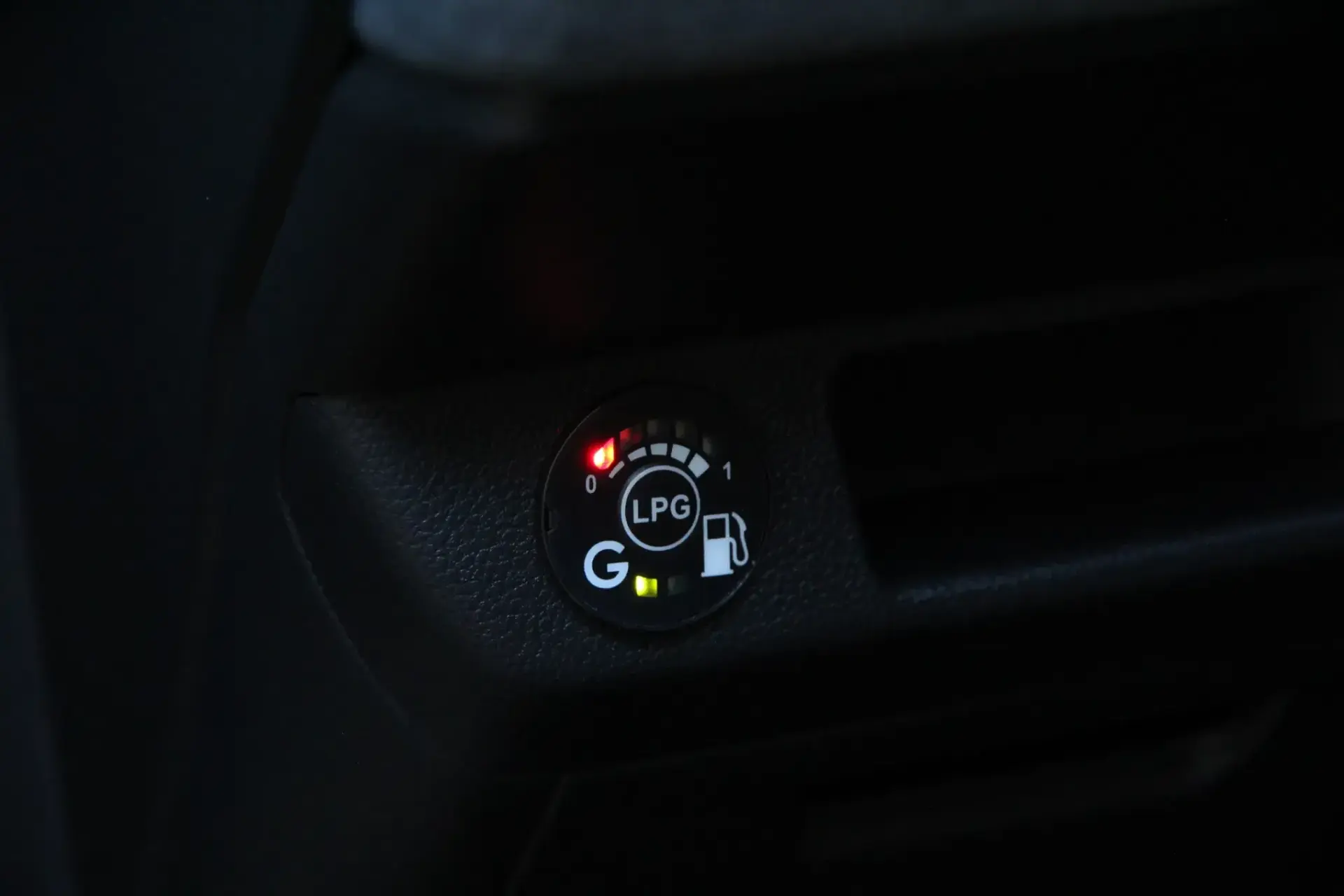 Renault Clio 1.0 TCe Techno Bi-Fuel 4