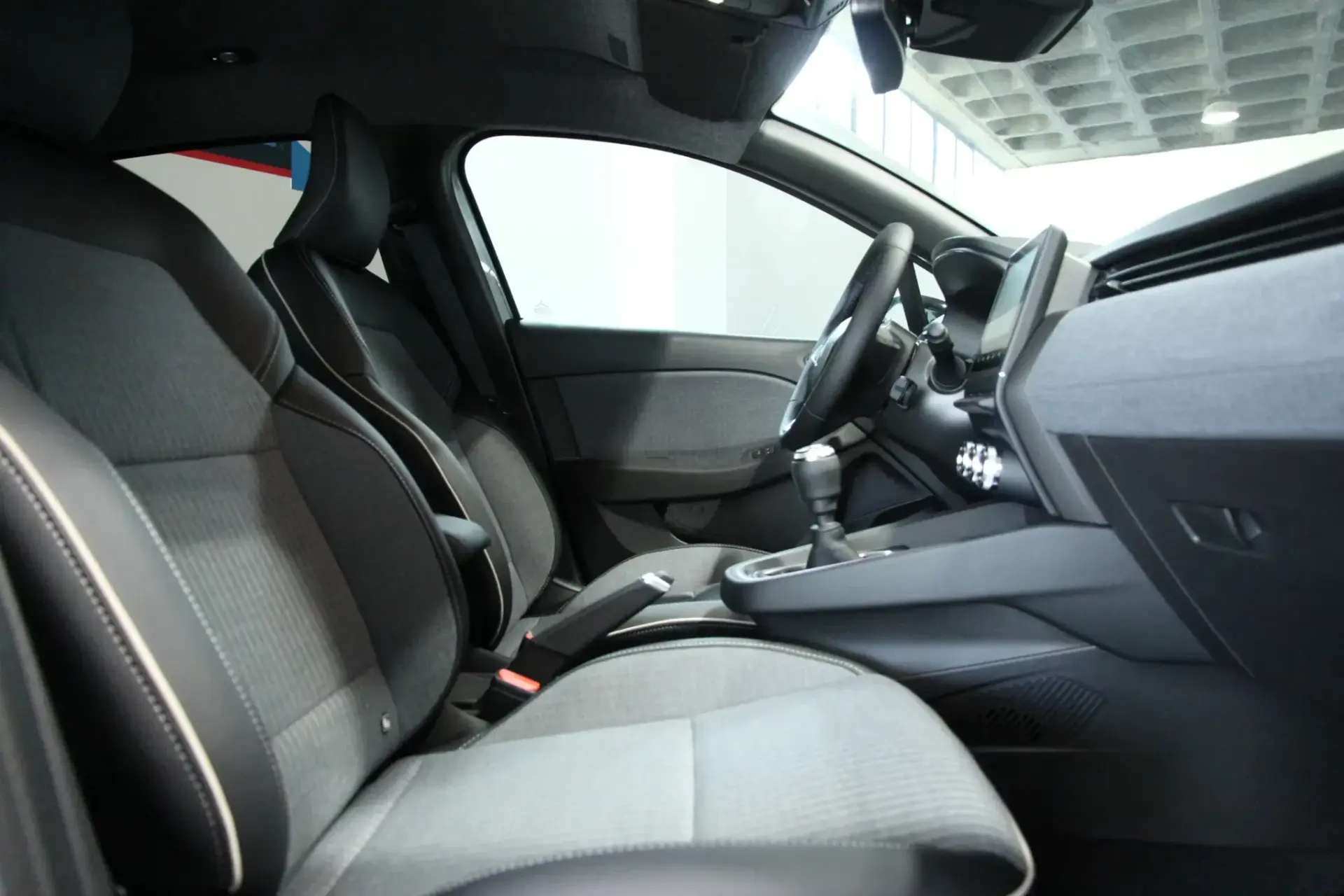 Renault Clio 1.0 TCe Techno Bi-Fuel 28