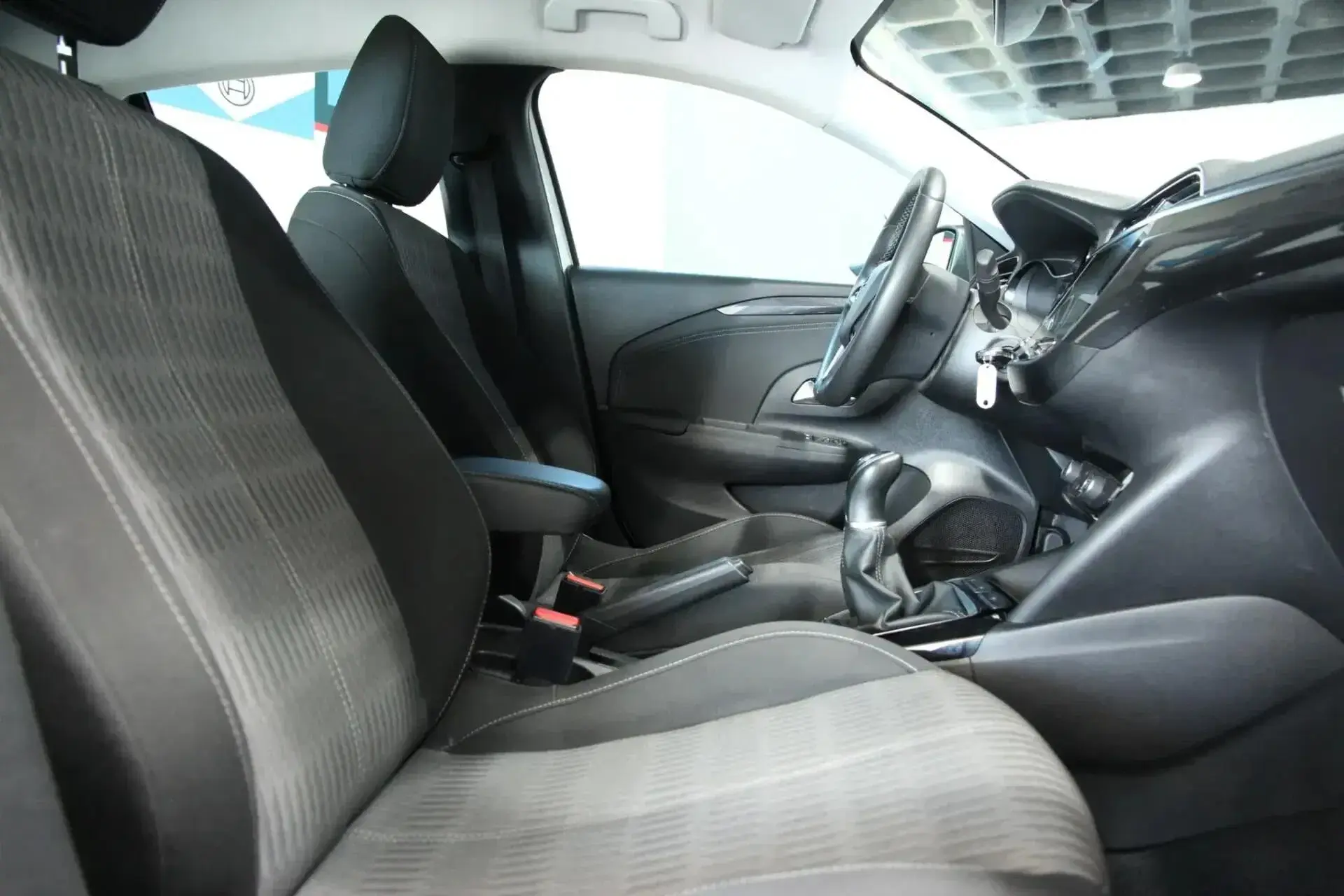 Opel Corsa 1.2 Business 9