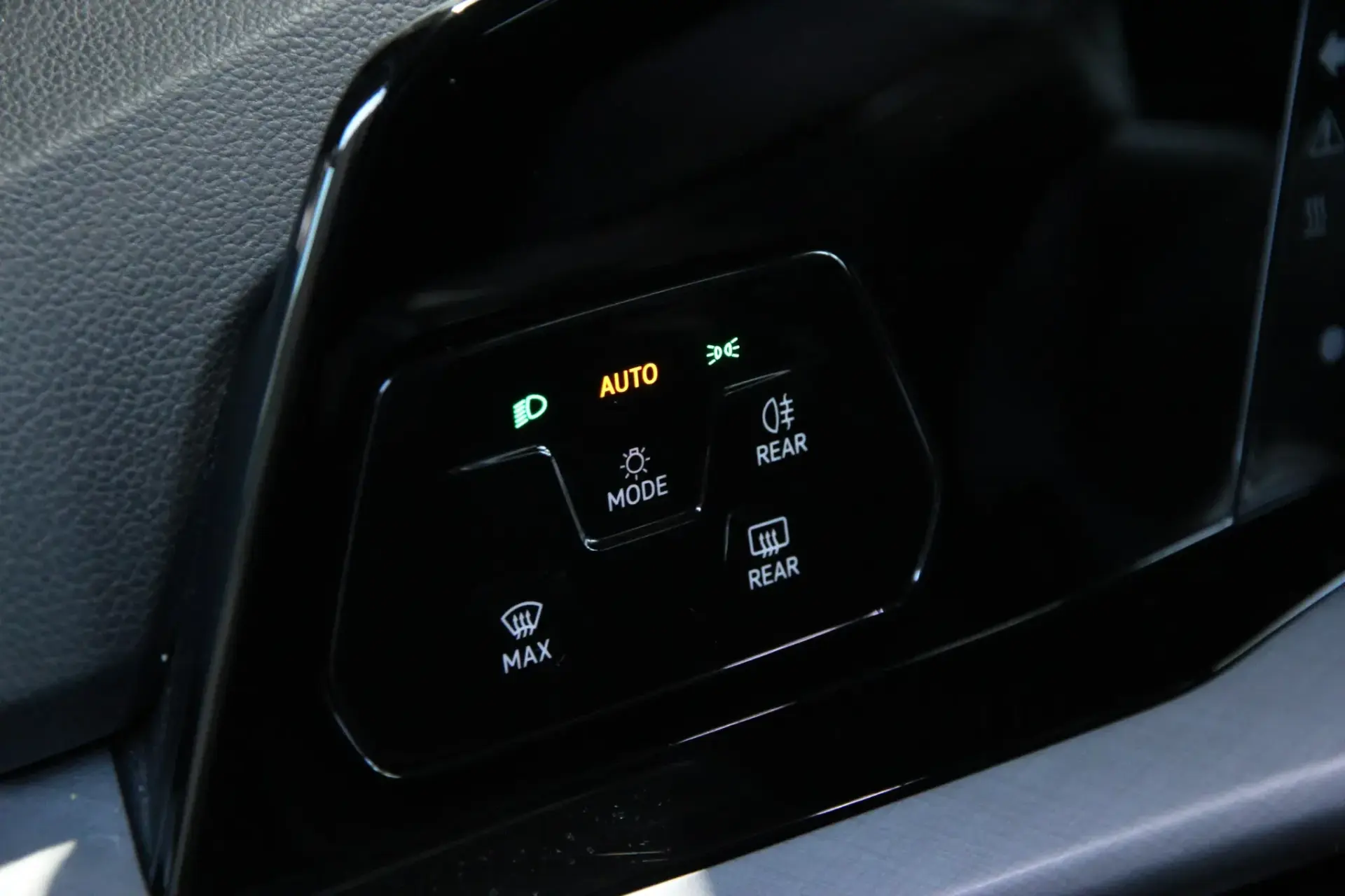 Volkswagen Golf 1.0 TSI Life 3