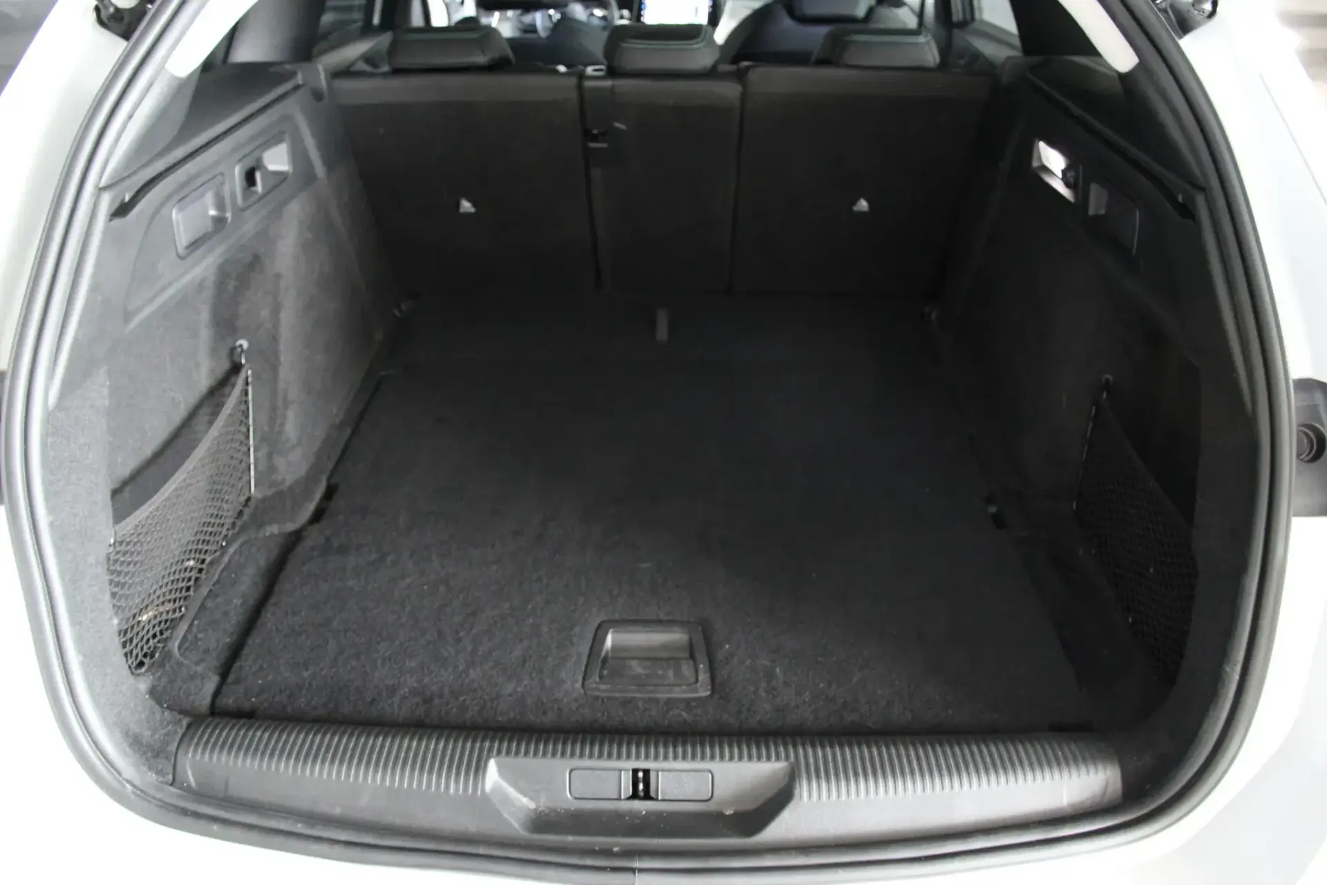 Peugeot 308 SW 1.2 PureTech Allure EAT8 19